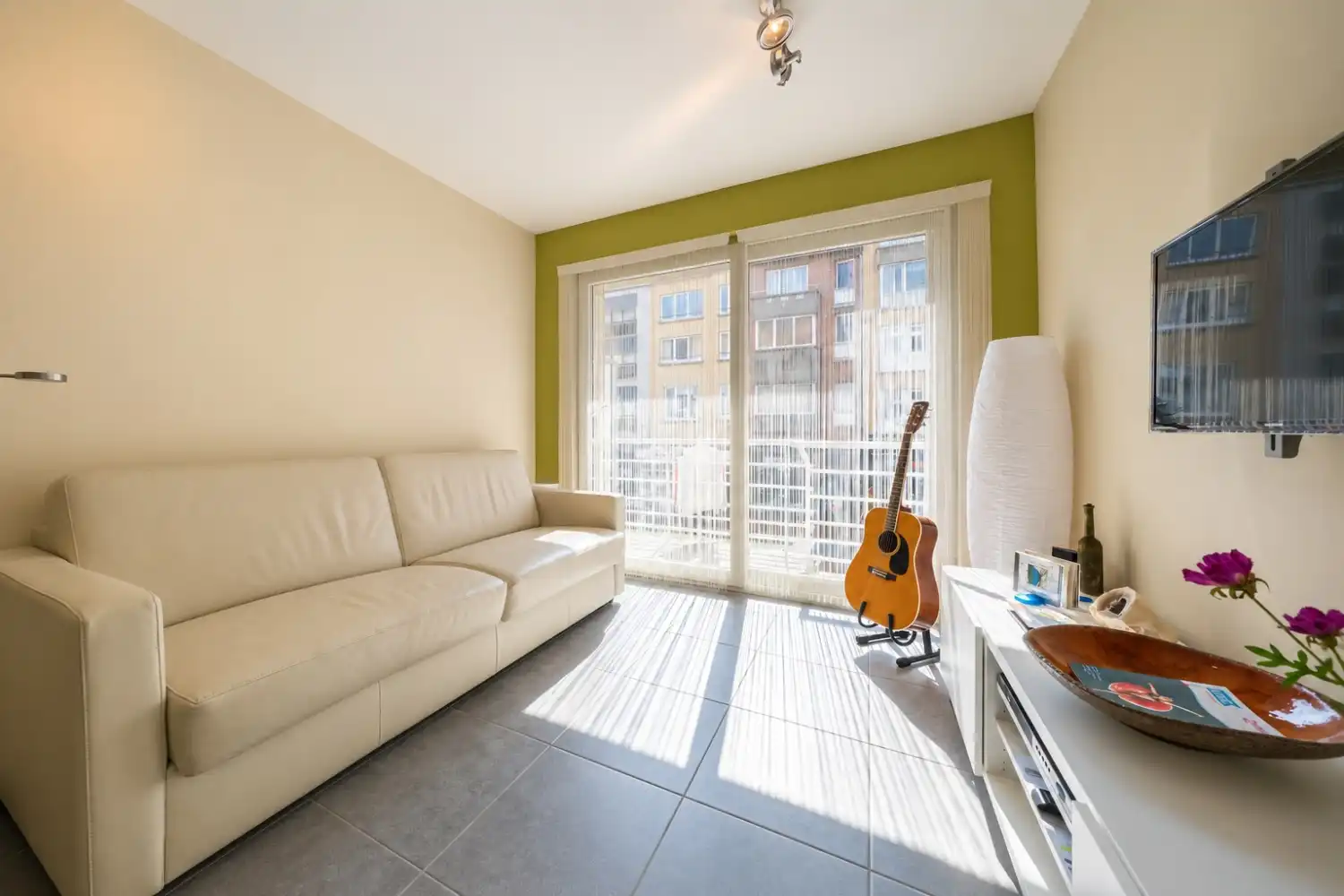 Modern 1 slaapkamer-appartement met zijdelings zeezicht foto 9