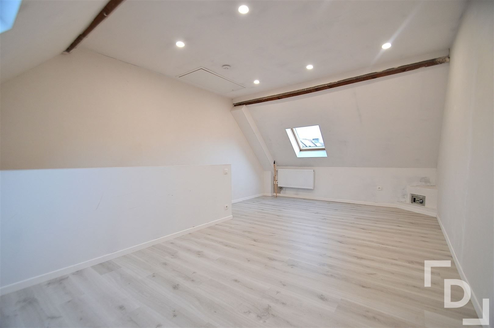Gerenoveerde woning met terras te huur in Ieper. foto 13