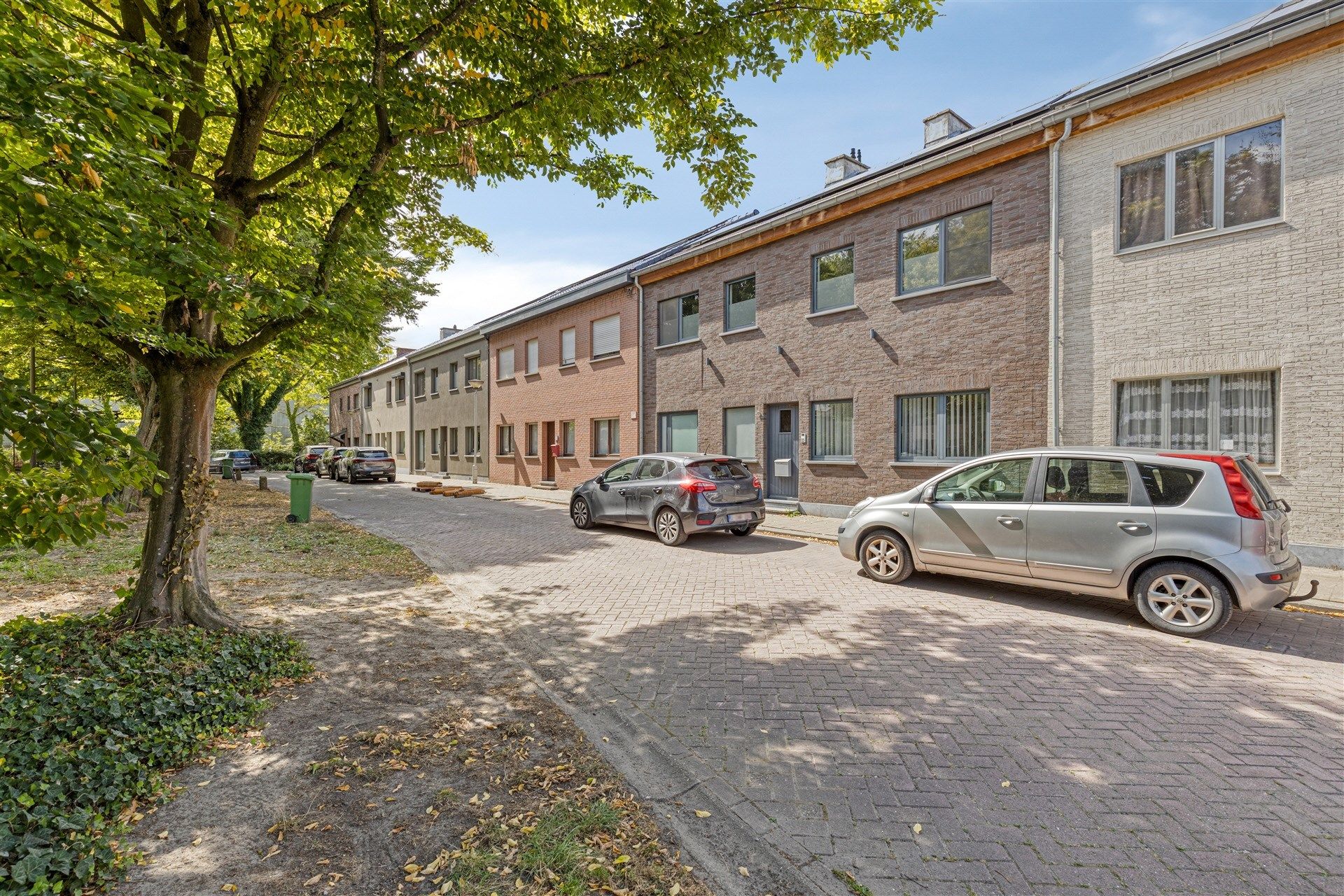 Huis met mogelijkheid tot kangoeroewoning!!! foto {{pictureIndex}}