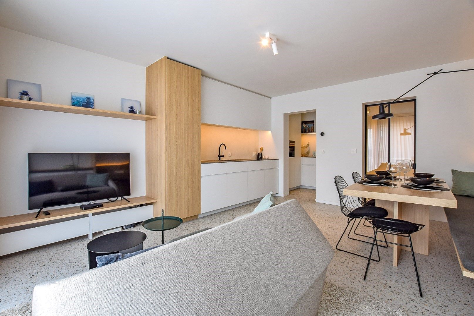 Gerenoveerd 2-slaapkamerappartement vlakbij het strand te Koksijde-Bad. foto 2