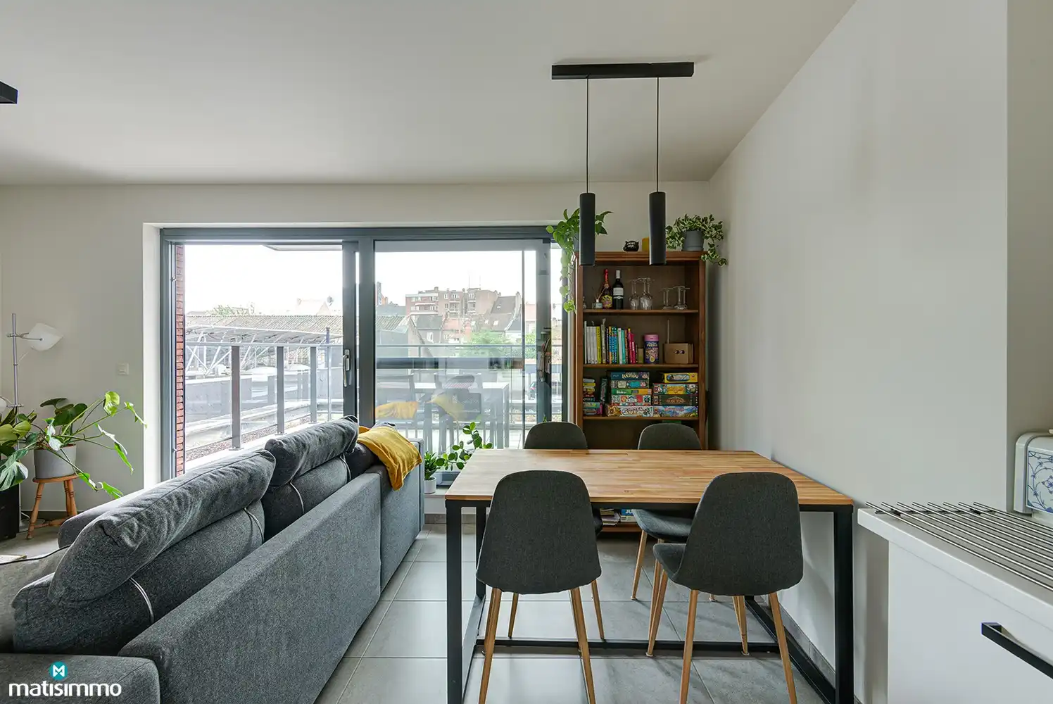 INSTAPKLAAR APPARTEMENT MET ZONNEPANELEN, AUTOSTAANPLAATS EN KELDERBERGING IN DE STADSKERN VAN TONGEREN foto 7