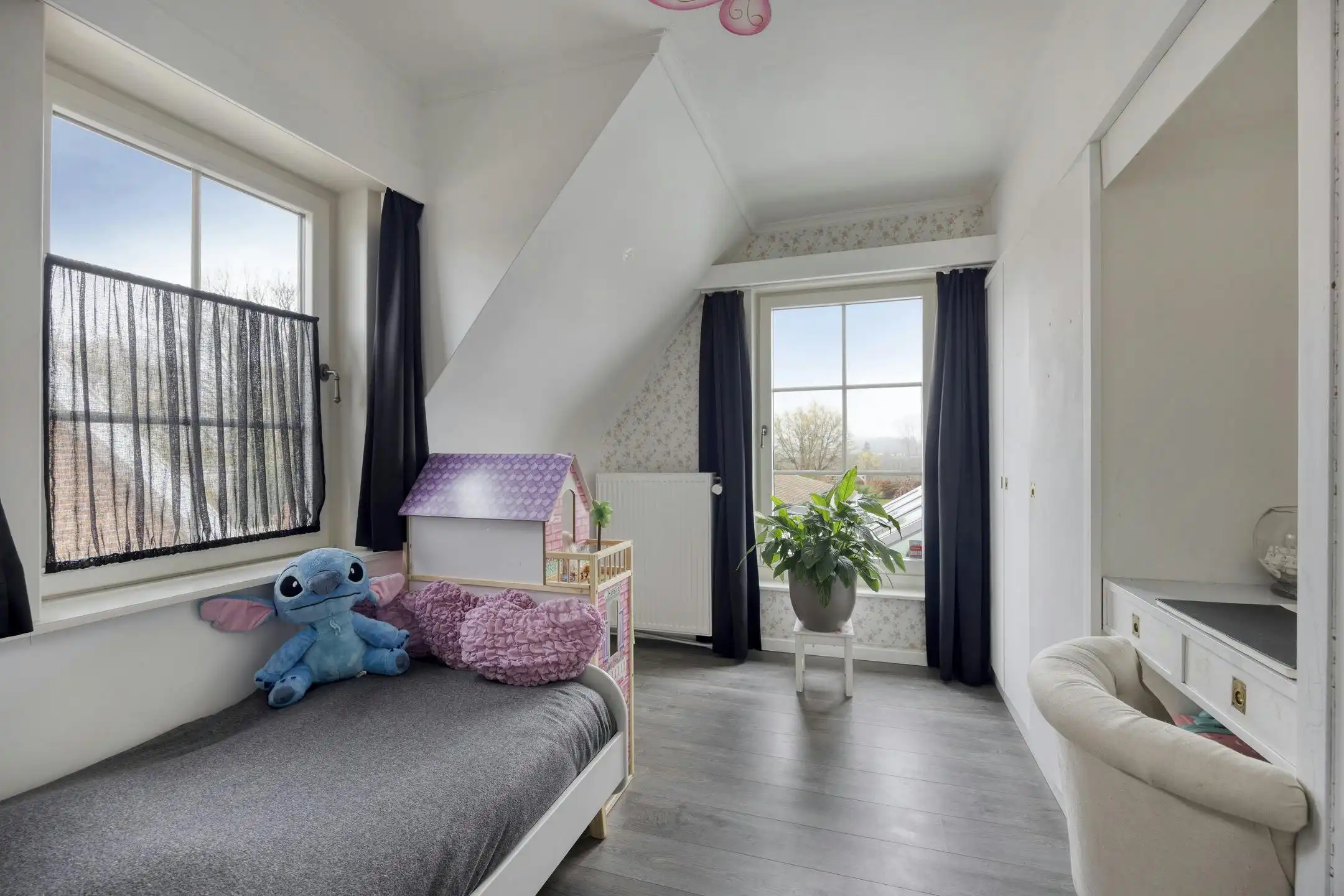 Gerenoveerd vrijstaand huis met zwembad, poolhouse en tuin foto 16