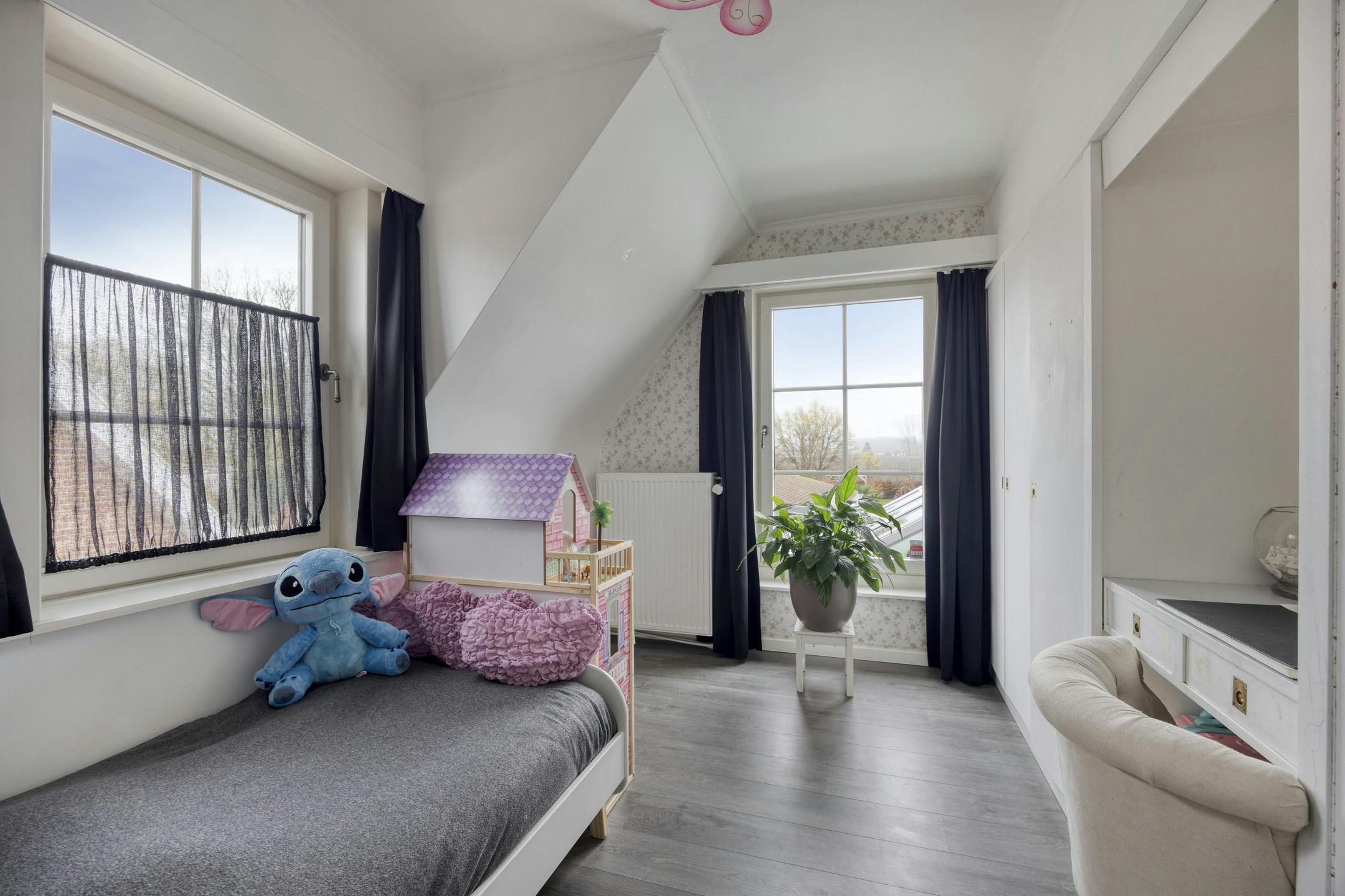 Gerenoveerd vrijstaand huis met zwembad, poolhouse en tuin foto 17