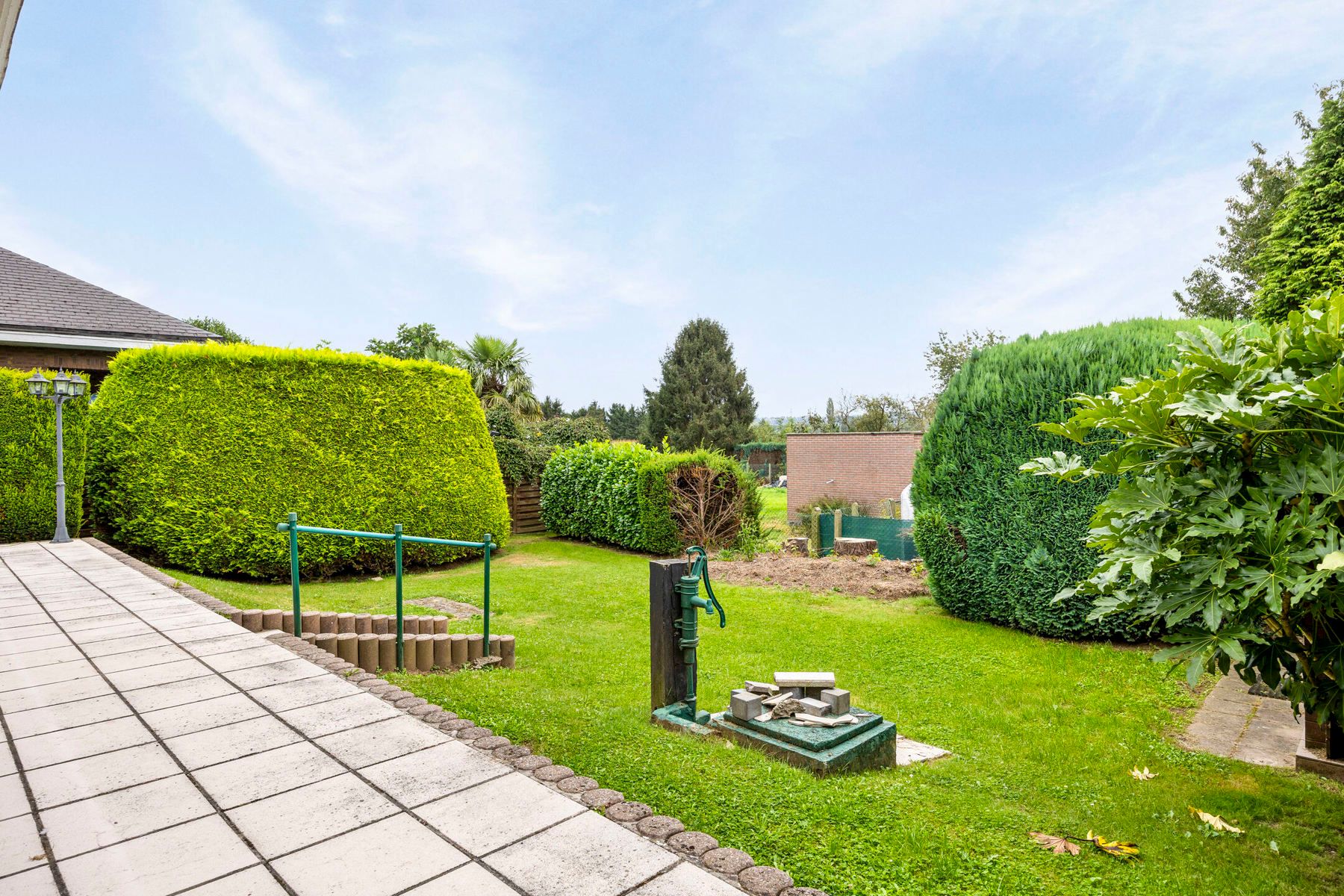 Rustig gelegen bungalow met 2 slaapkamers en tuin foto 9