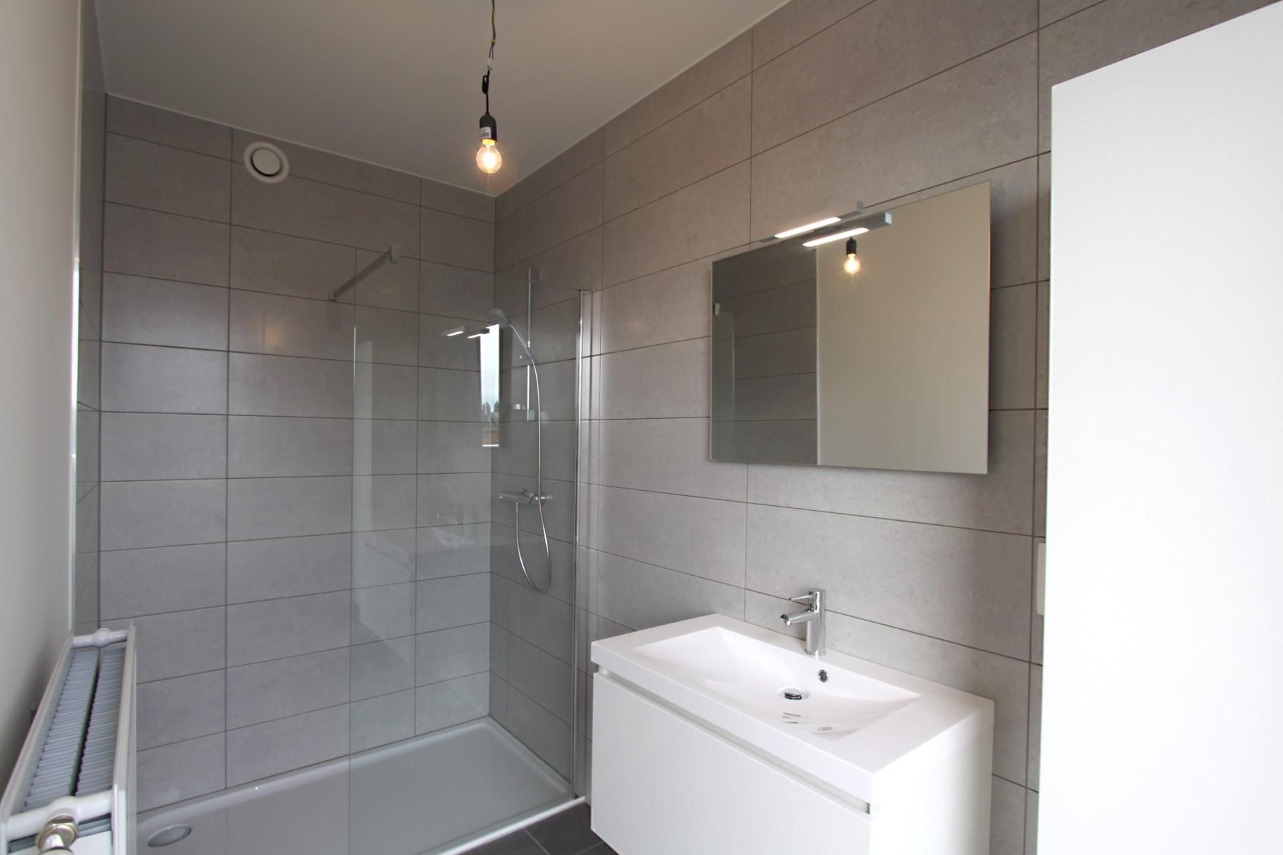 Knap, centraal gelegen nieuwbouwappartement foto 4