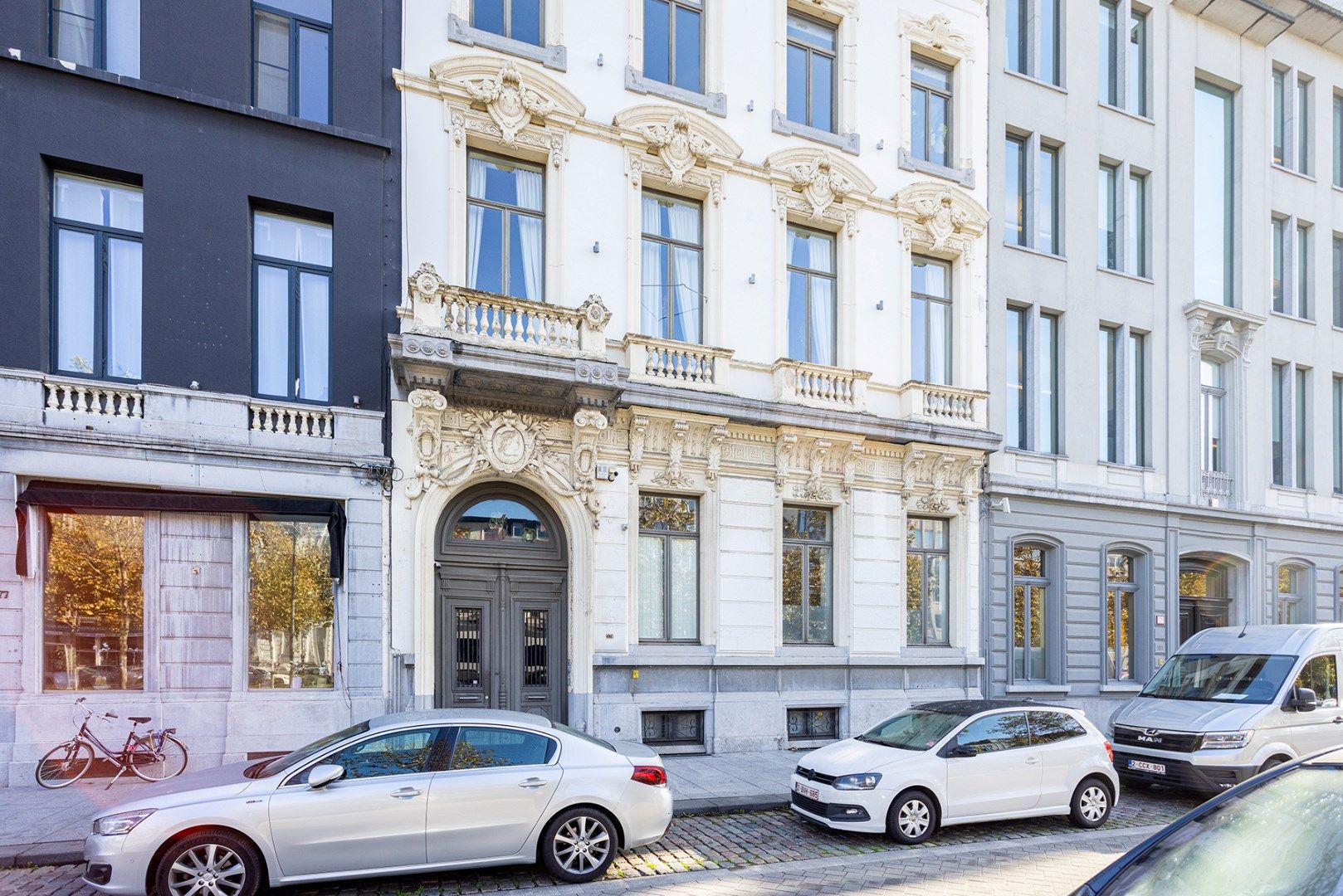 BUITENKANS! Handelspand van 101m² te koop op de Italiëlei foto 12