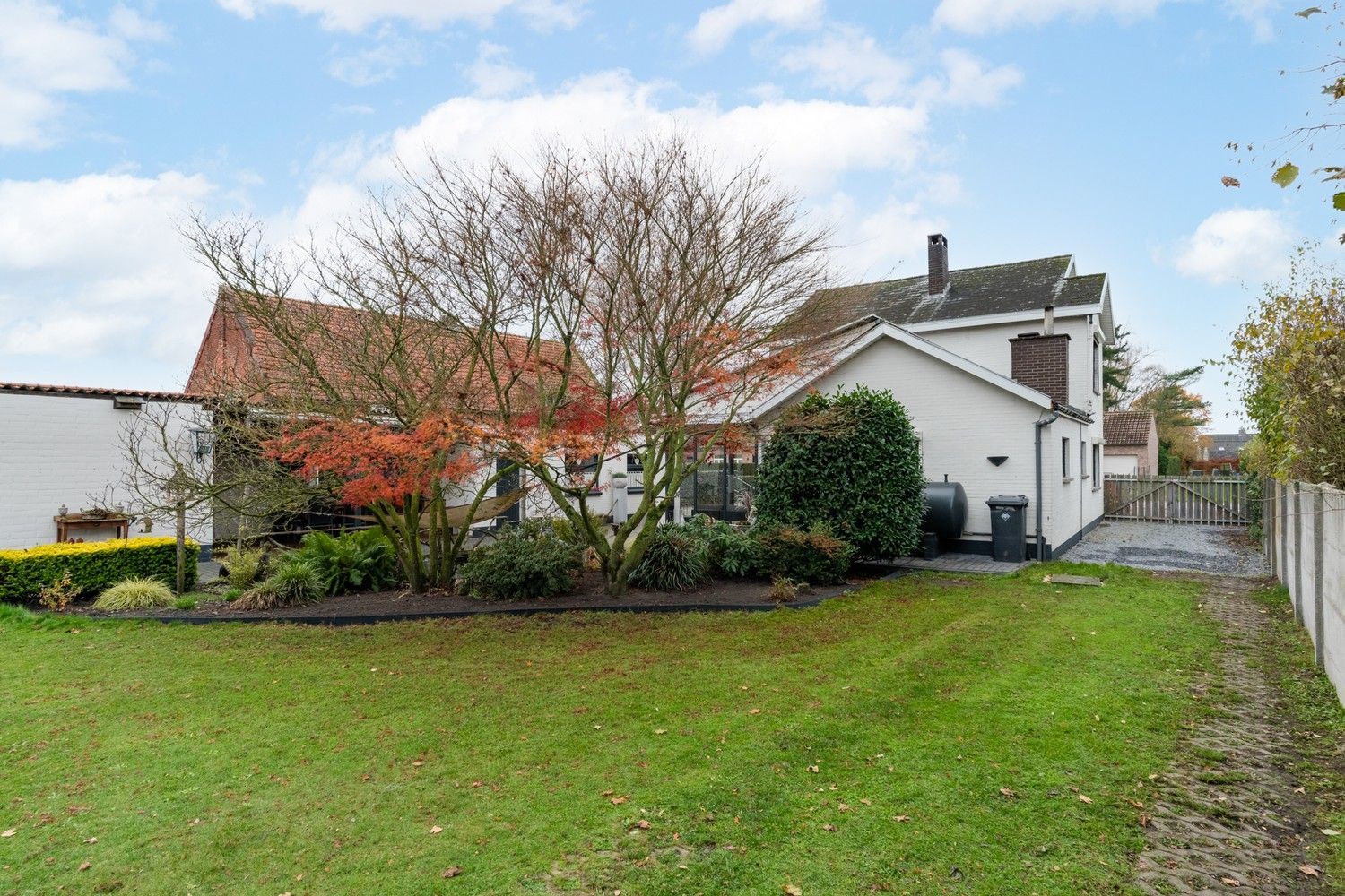 Vrijstaande woning met prachtig uitzicht op weilanden, rustige ligging nabij de Nederlandse grens! foto 51