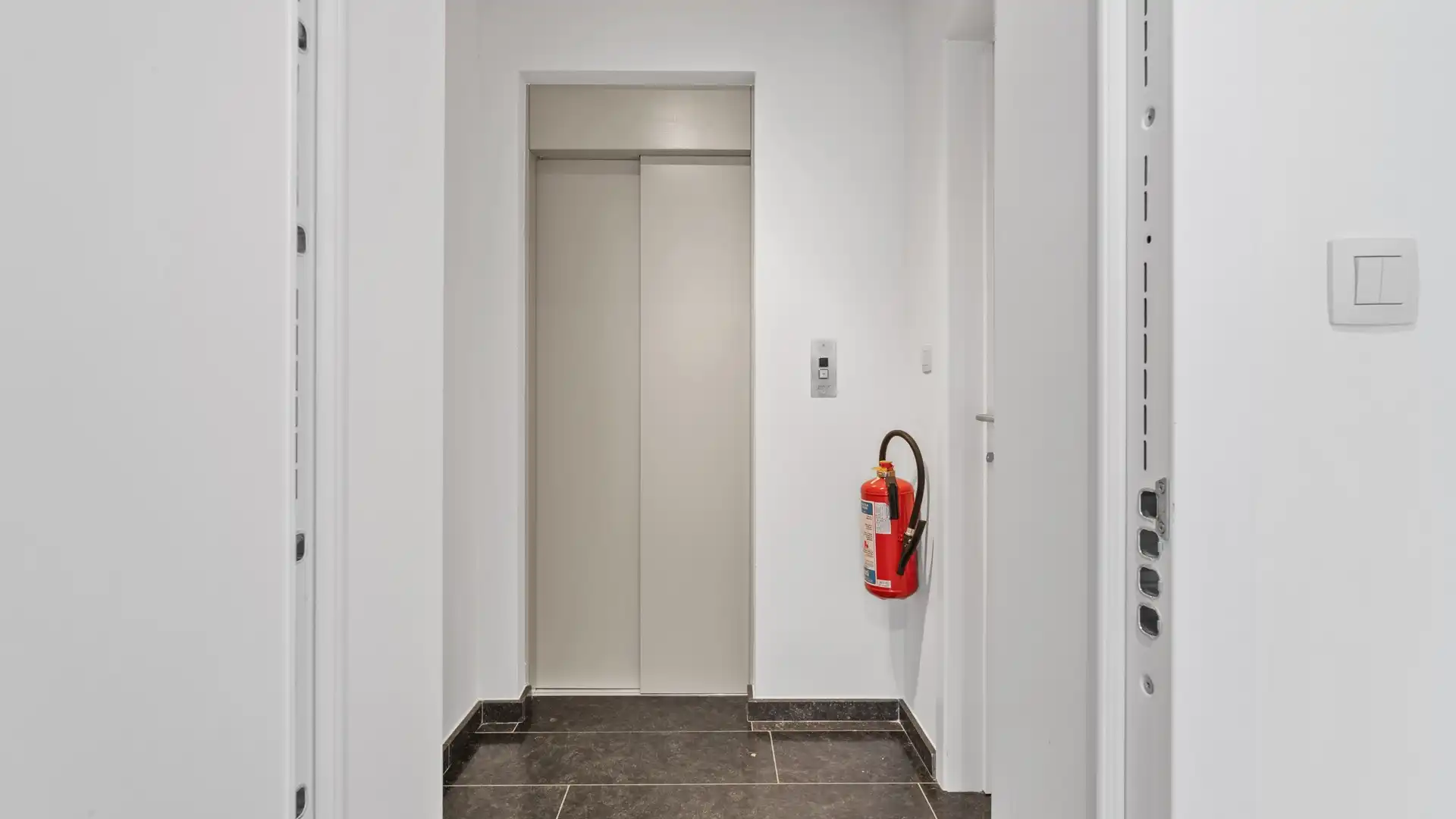 Exclusief appartement van 164,88 m2 met 2 terrassen in centrum Maaseik foto 4