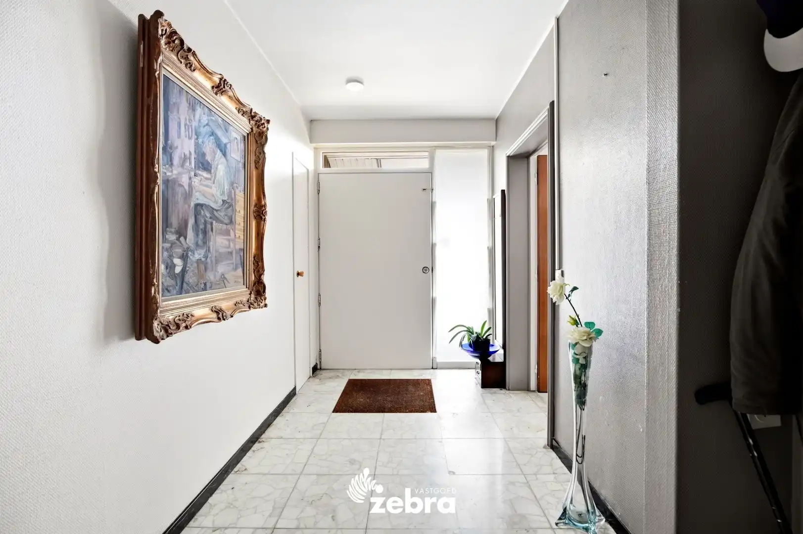 Te renoveren woning op een uitzonderlijk ruim perceel nabij het centrum van Tielt! foto 4