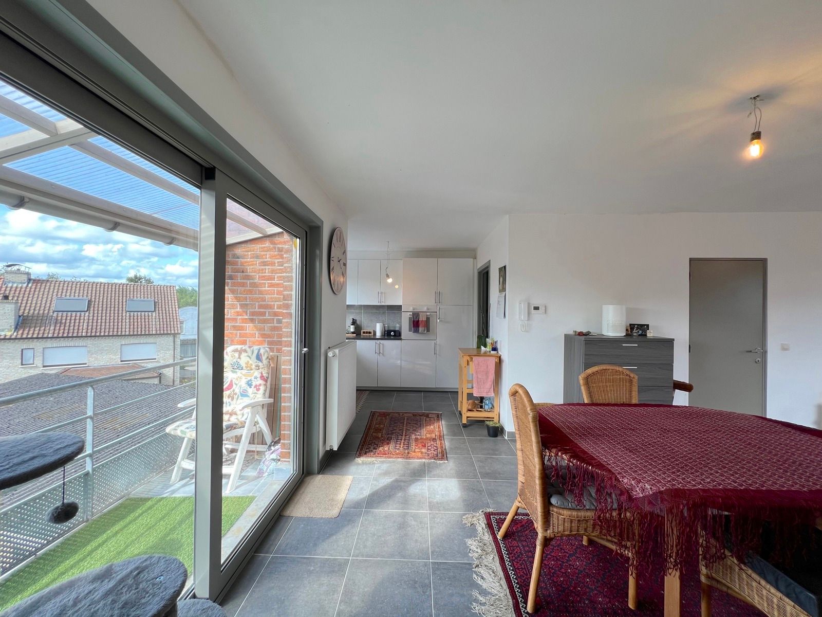 Instapklaar appartement met 2 slaapkamers, terras en garage foto 7