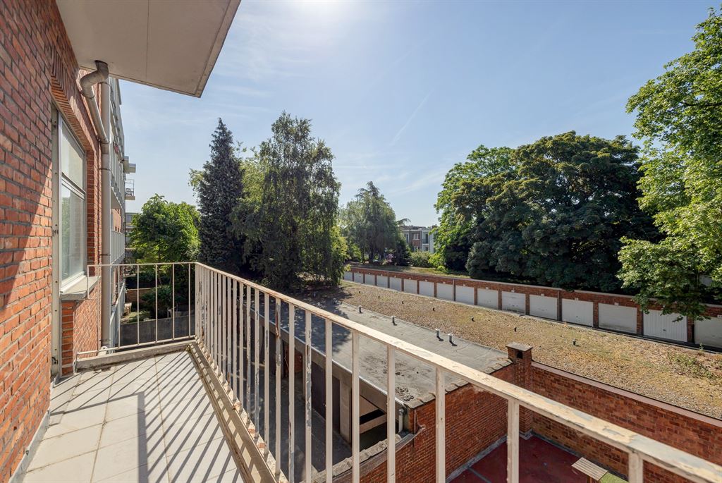 Te renoveren appartement met autostaanplaats foto 13
