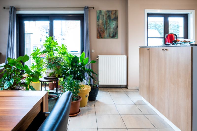 Roeselare : Ruim en lichtrijk appartement in een aangenaam woonerf met 1 slpks 83 m². foto {{pictureIndex}}