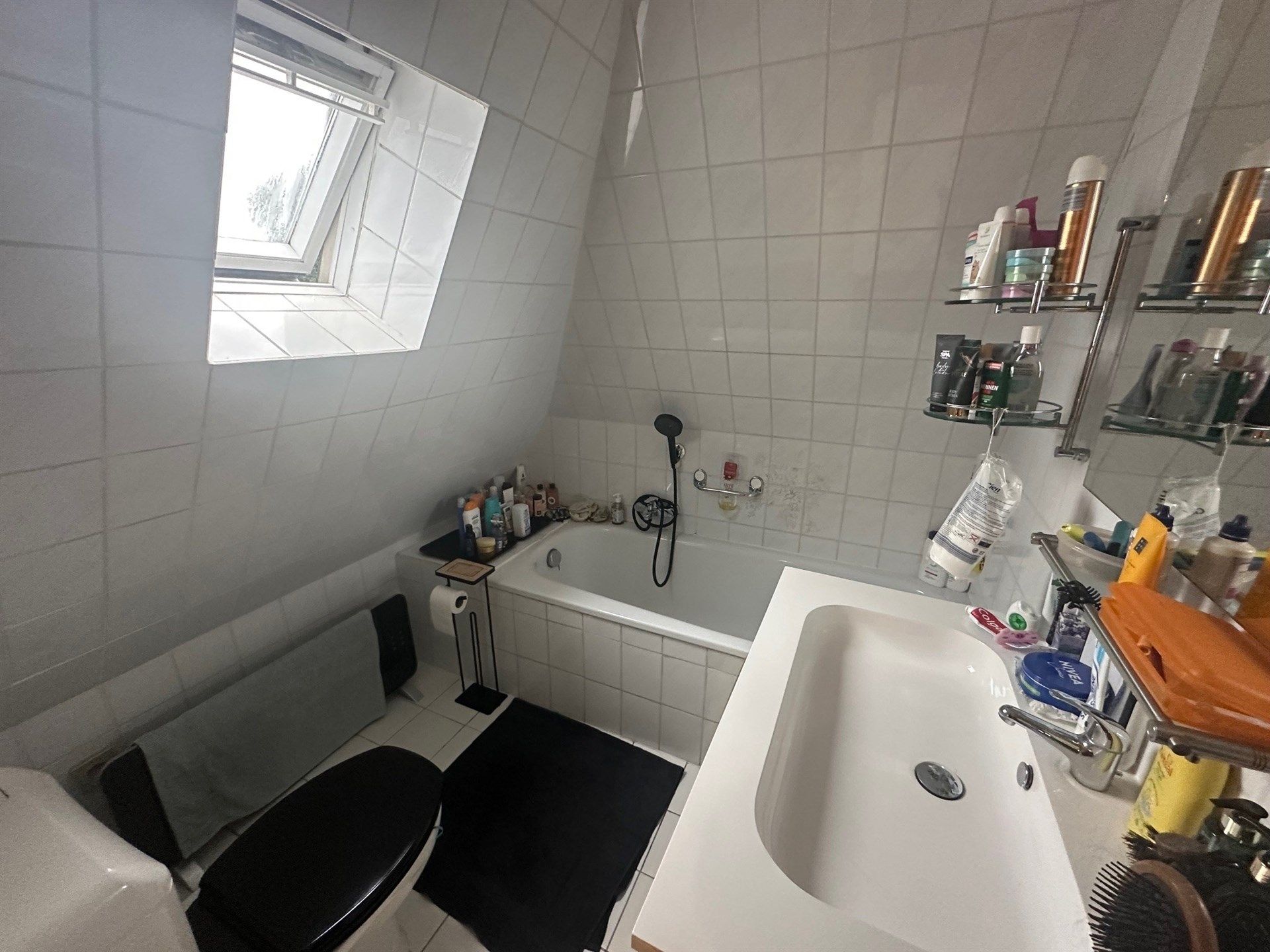 Vrijstaande woning met 2 slaapkamers, garage en tuin foto 11