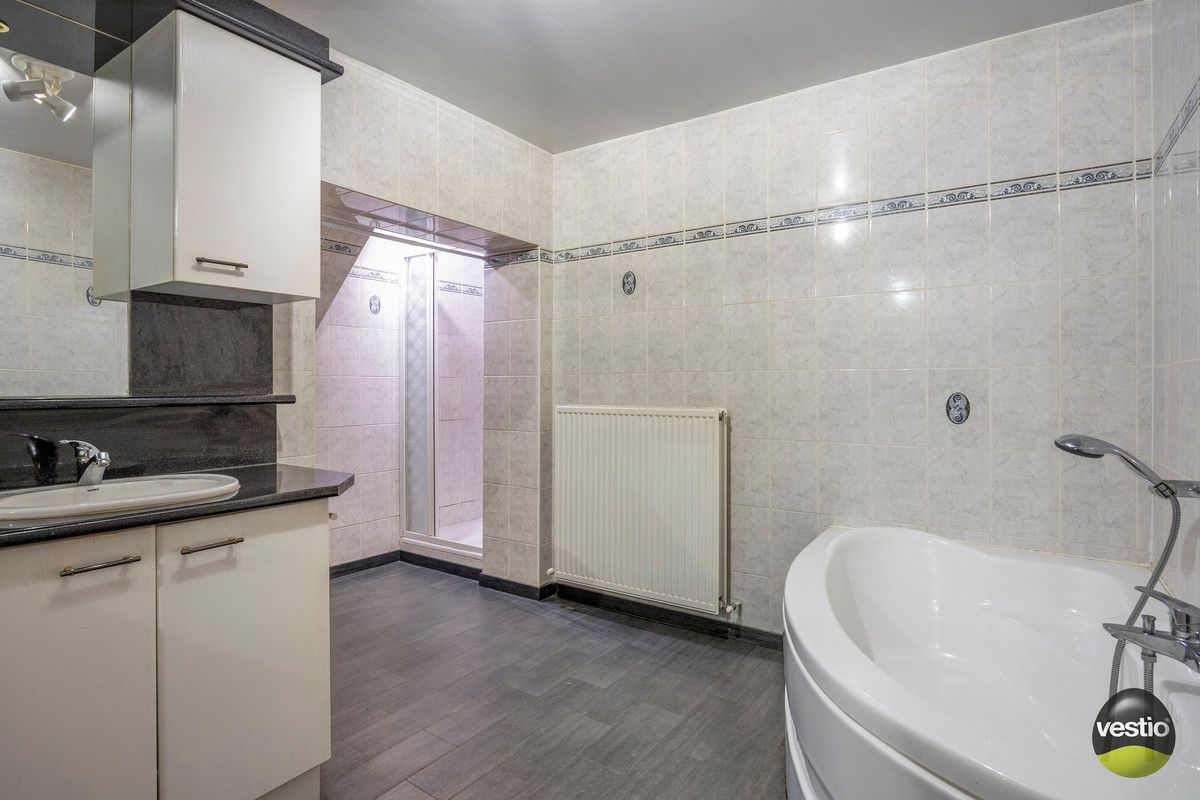 HANDELSHUIS IN CENTRUM VAN BILZEN. foto 21