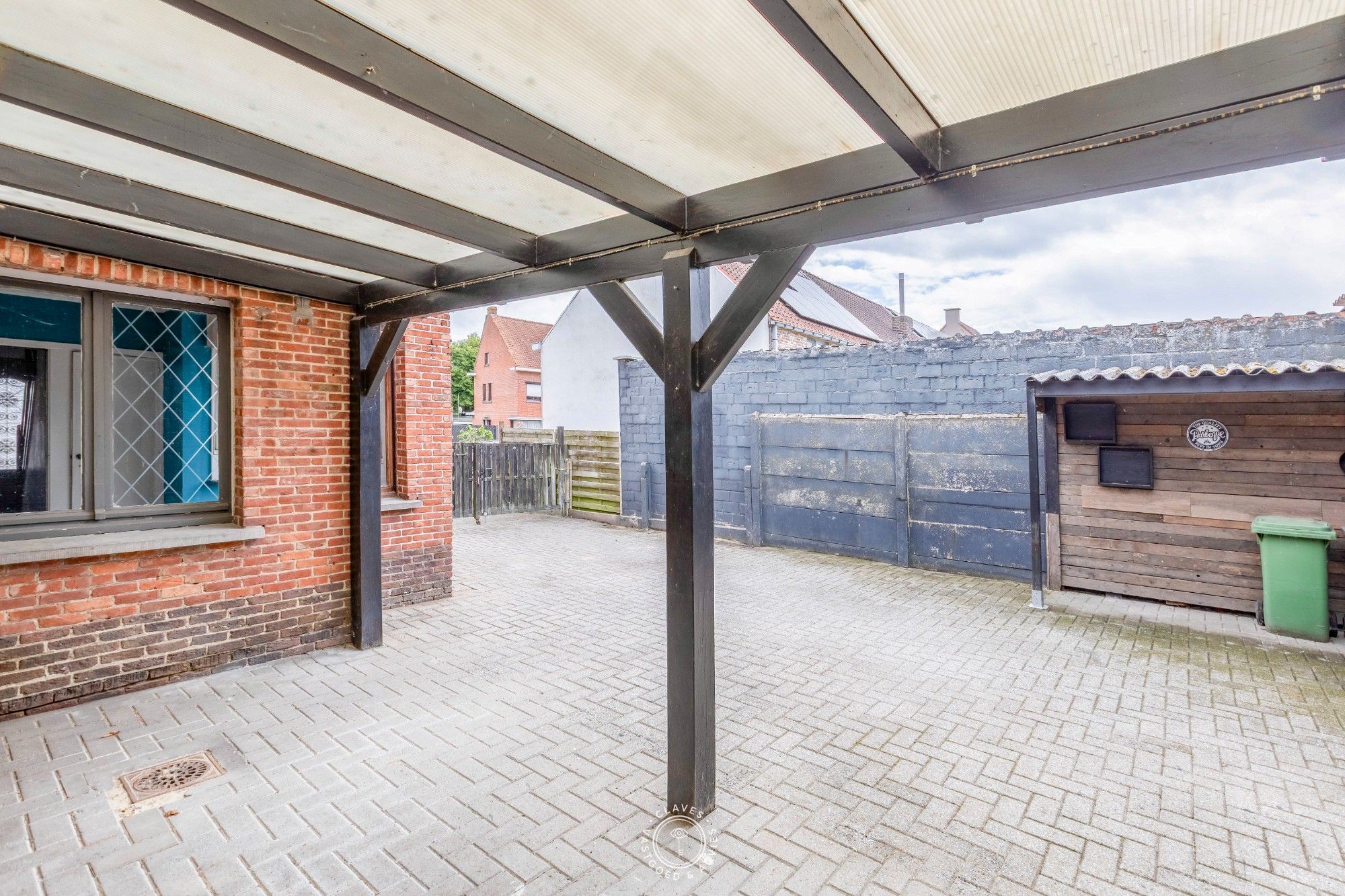 Woning met magazijn op een fijne locatie foto 15