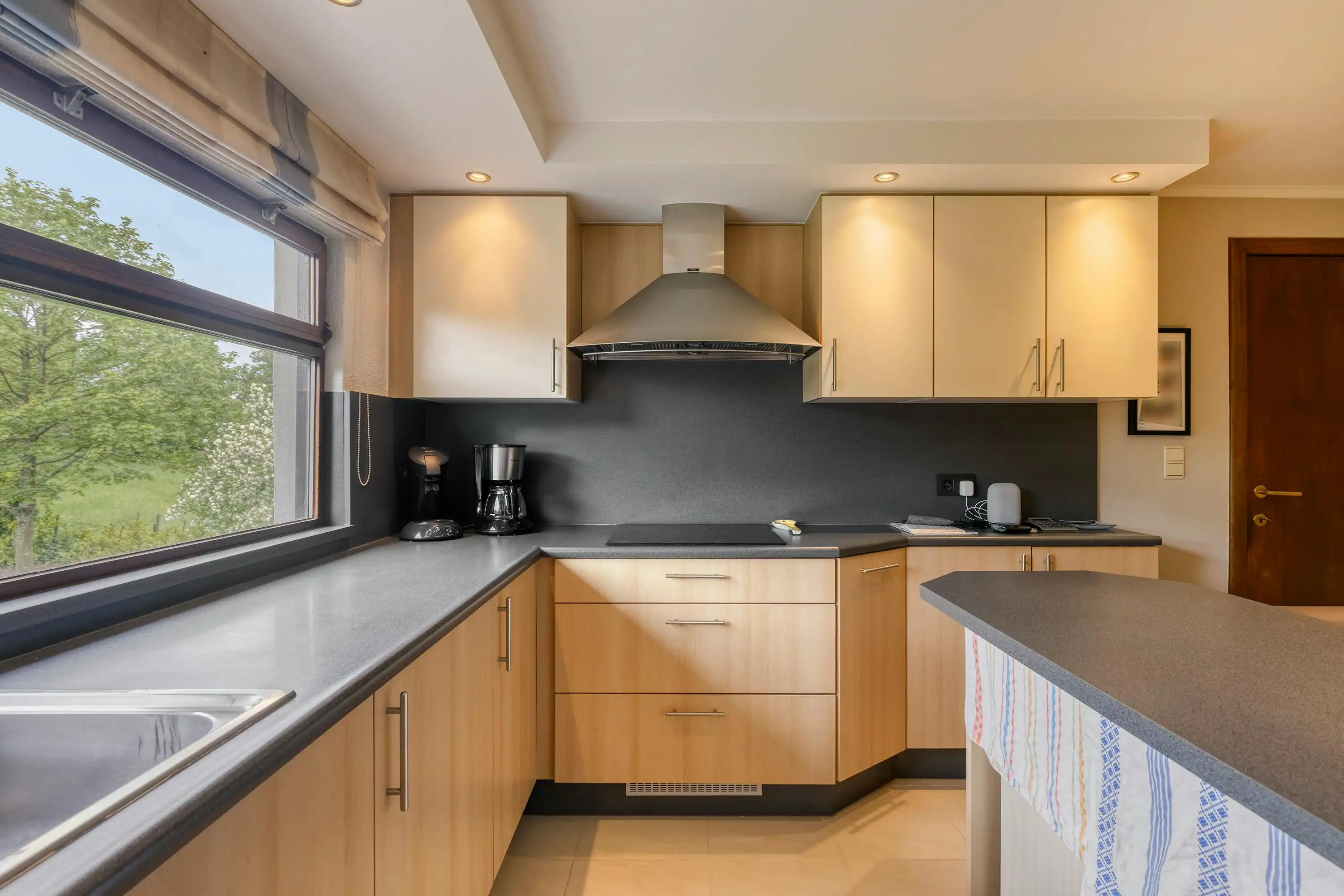 Villa op ruim perceel in Ronse te koop!  foto 8