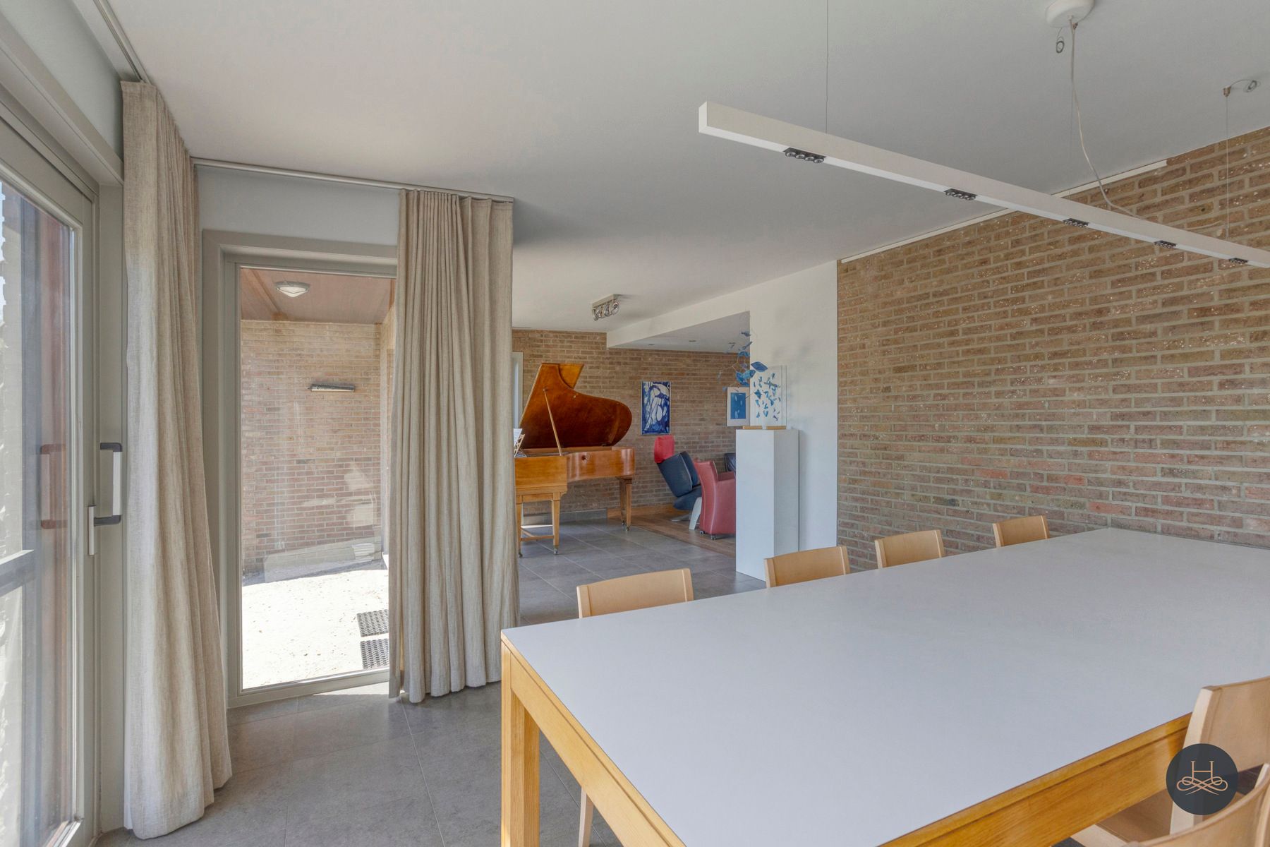 Vrijstaande woning met prachtig aangelegde zuidgerichte tuin foto 7
