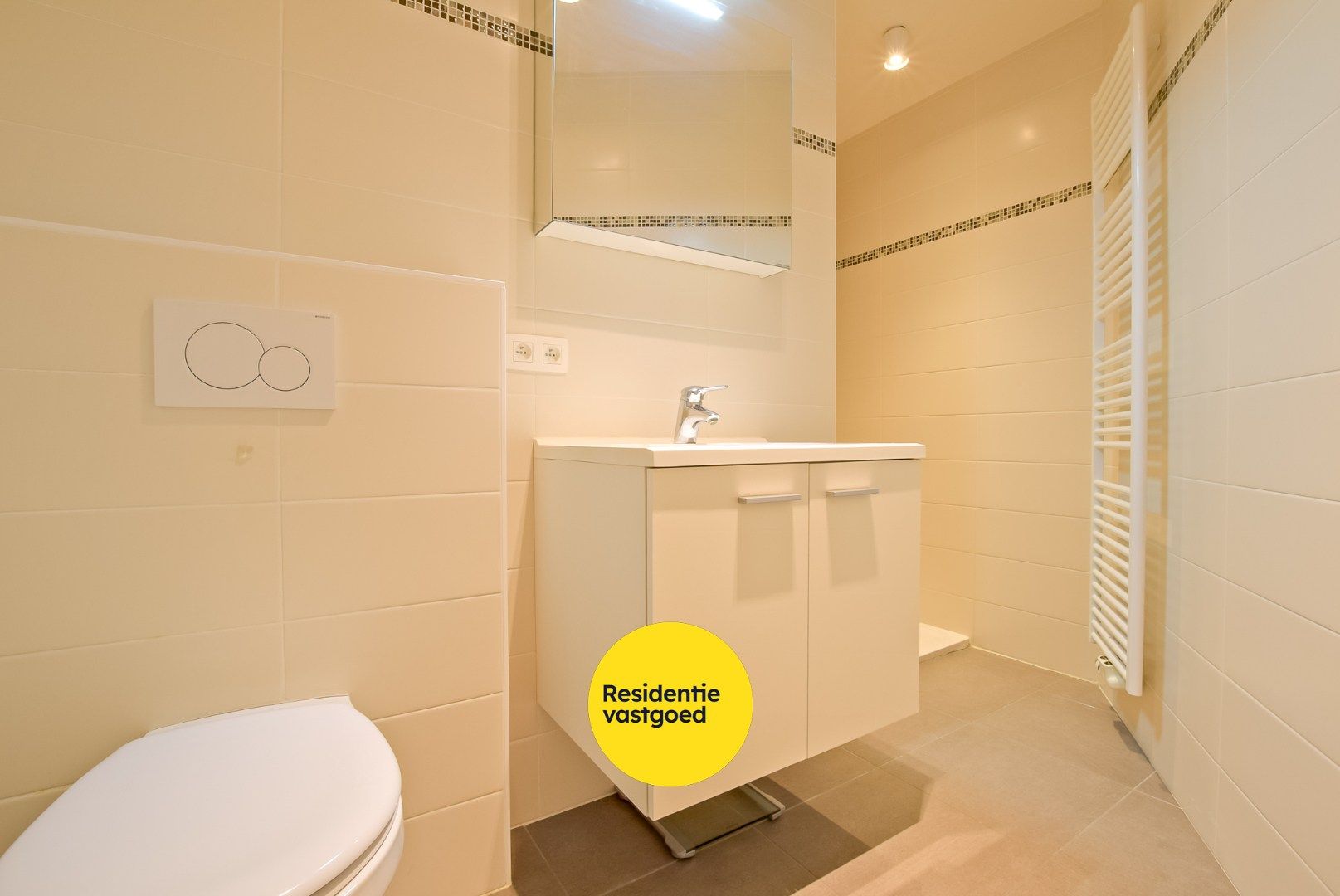 Instapklaar duplex appartement met uitzicht op het water te Nieuwpoort.  foto 5