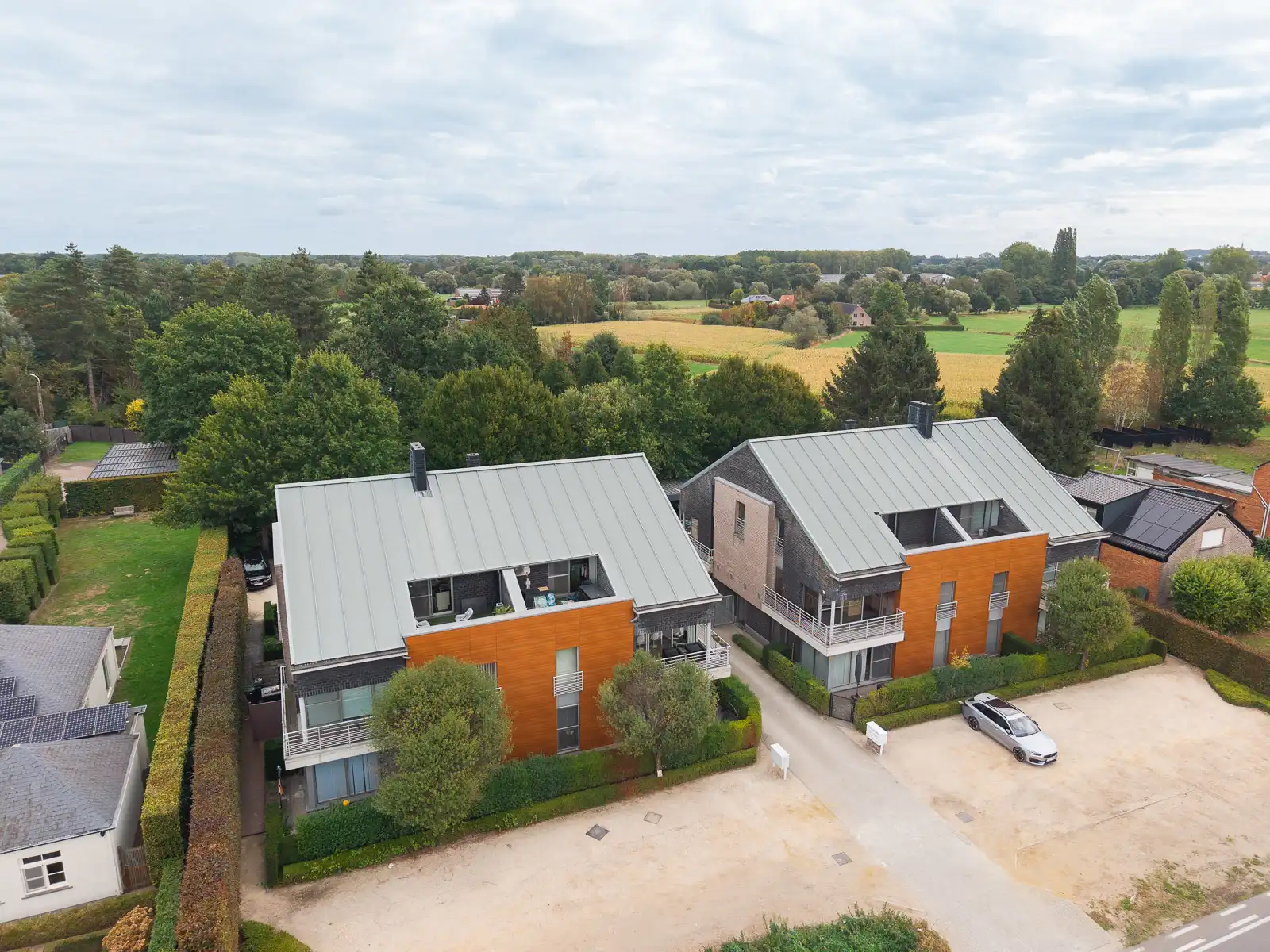 Prachtig dakappartement met ruime zolder en carport! foto {{pictureIndex}}