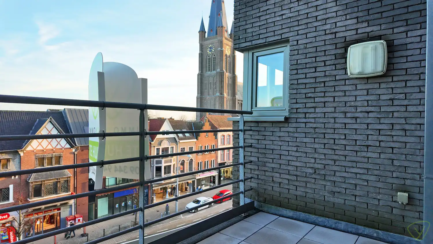 Lichtrijk appartement met panoramisch uitzicht op de Markt van Eeklo! foto 12