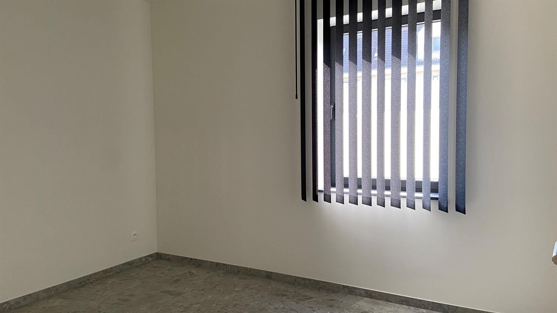 GELIJKVLOERS APPARTEMENT MET TWEE SLAAPKAMERS EN PRIVATIEVE TUIN foto 5