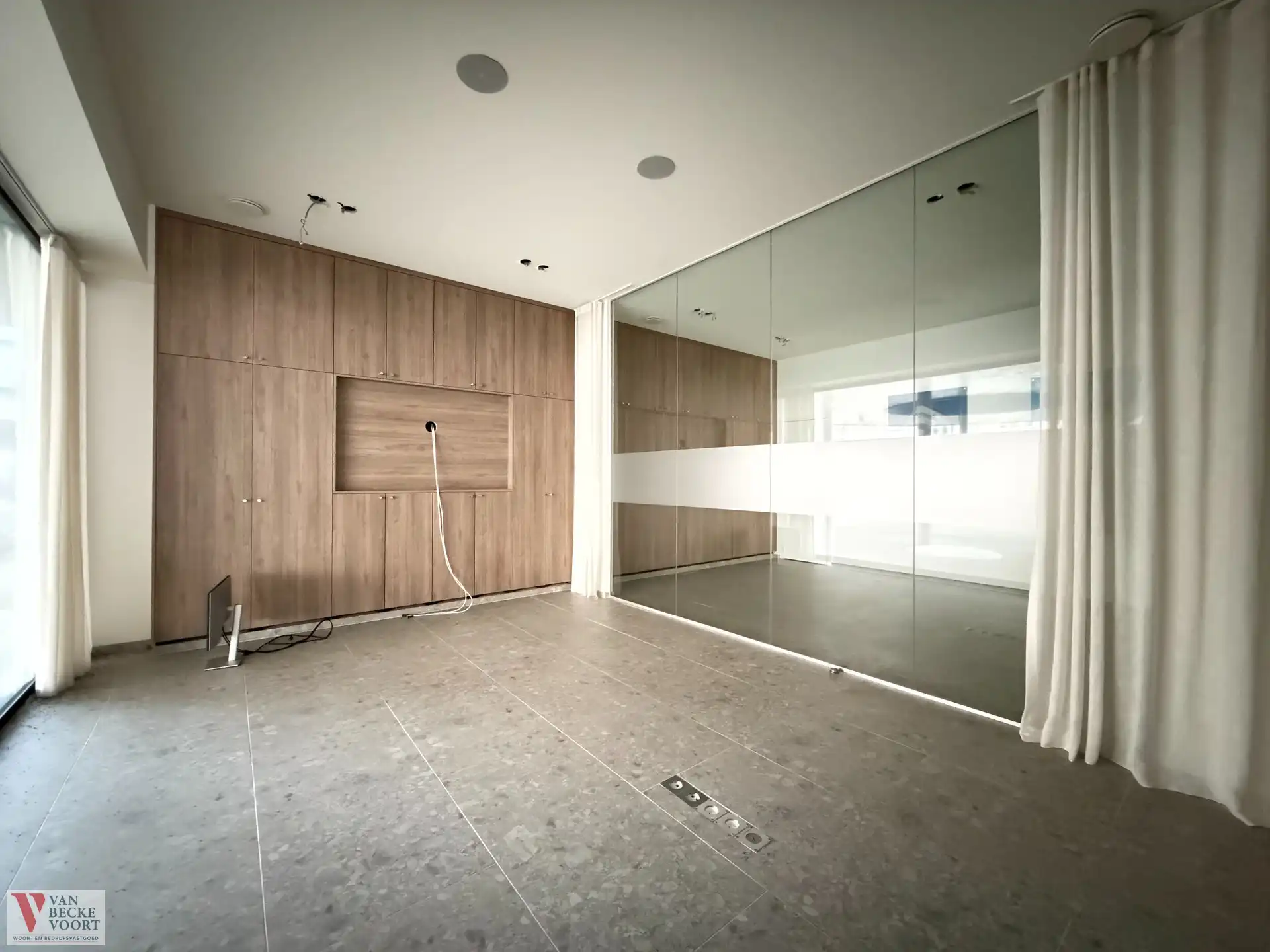 Handelsgelijkvloers 130m² foto 7