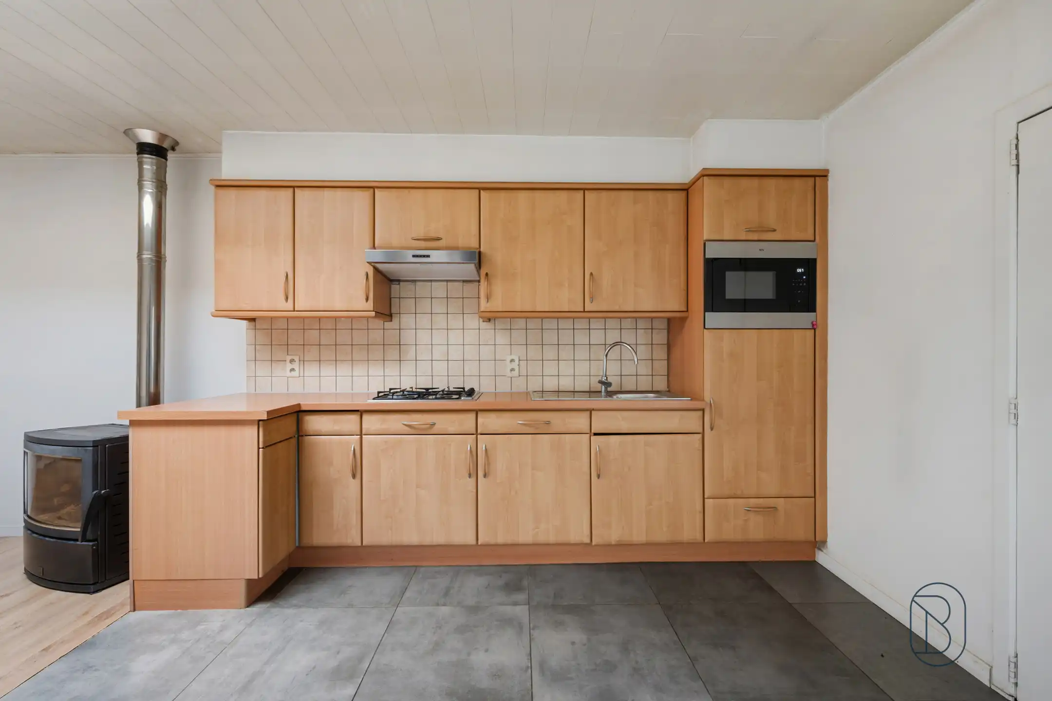 Topgelegen karaktervolle woning met 3 SLK en leuke stadstuin foto 6