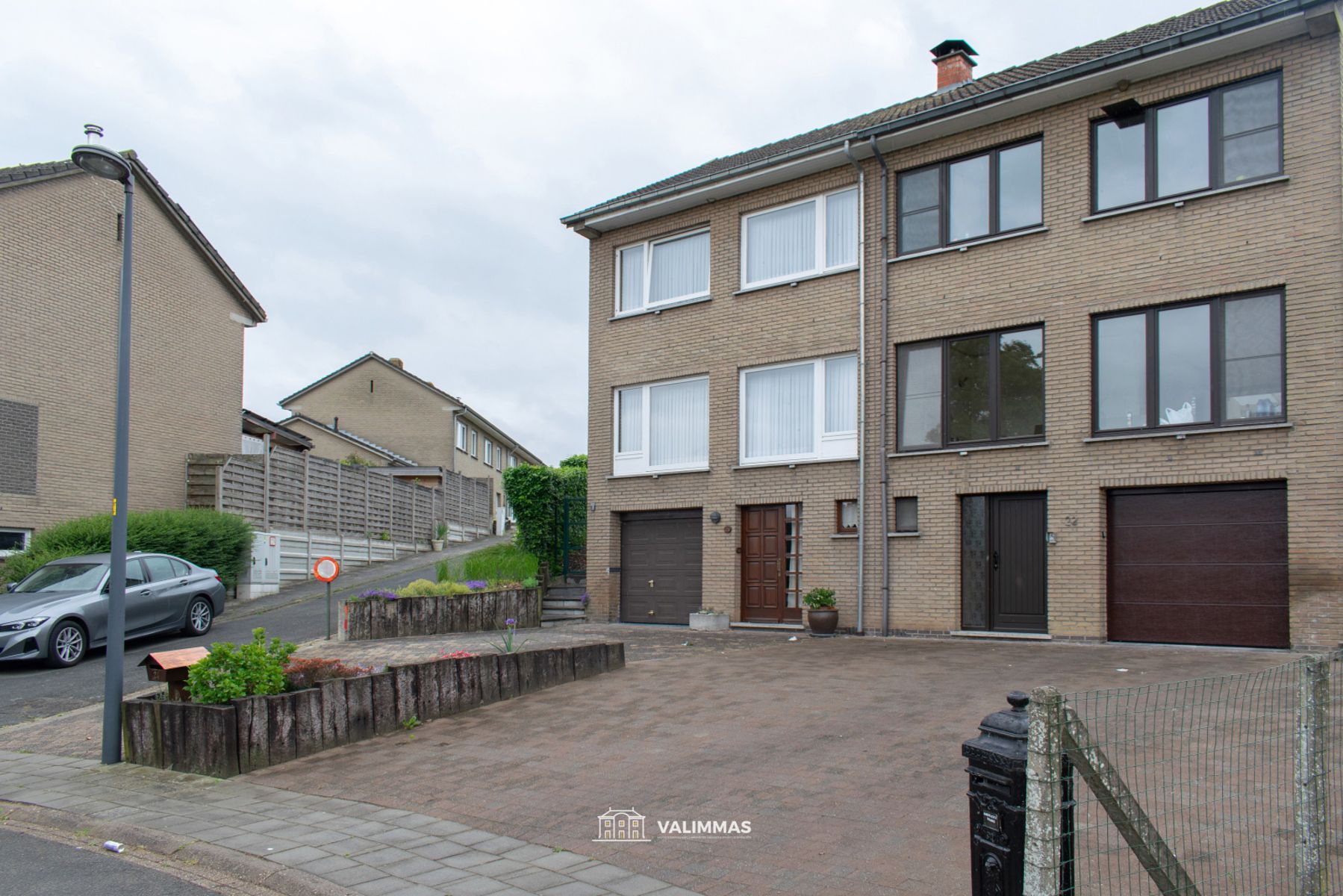 Welgelegen en verzorgde bel-étagewoning met garage & tuin... foto 3