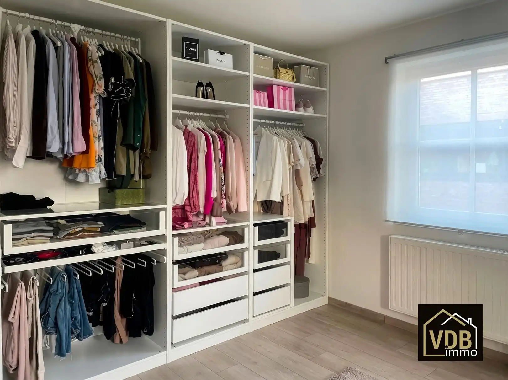 TOPWONING, rustige ligging, 4 slaapkamers, inpandige garage en zwembad foto 17