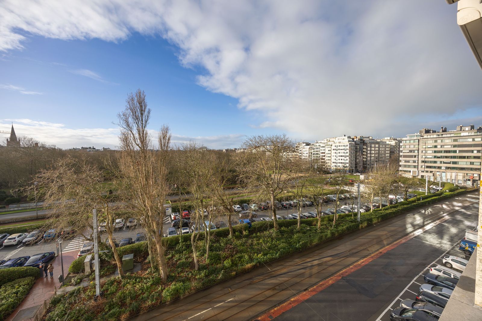 Stijlvol gerenoveerd appartement zongericht met open zicht in hartje Oostende foto 8