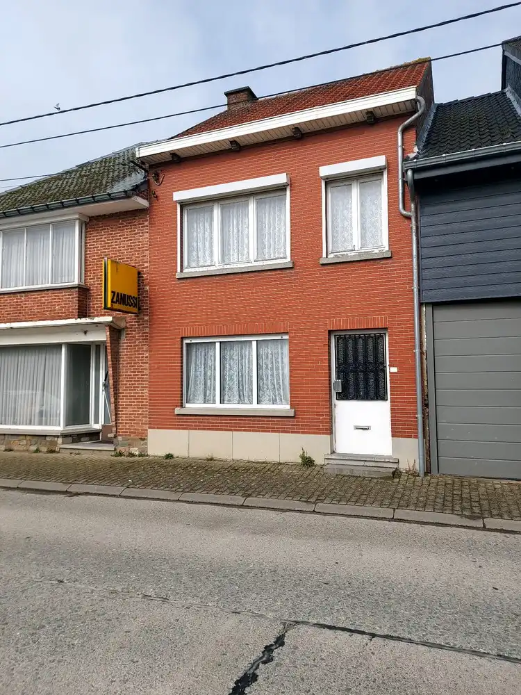 Ruime te renoveren woning foto 2