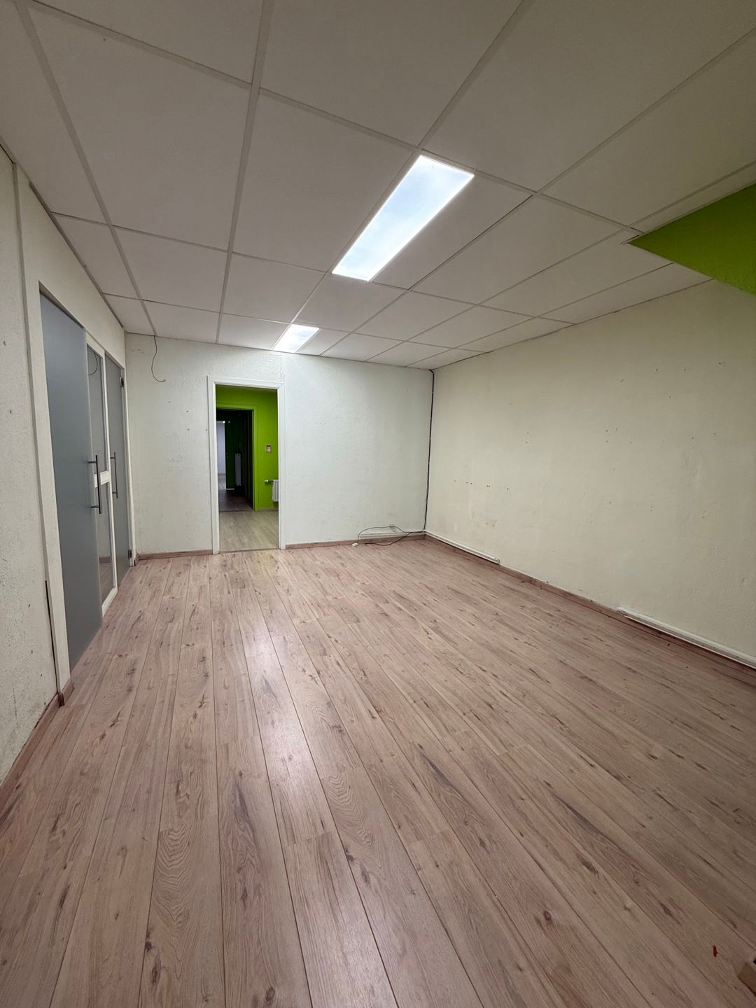 Te renoveren handelspand + appartement + loods foto 6