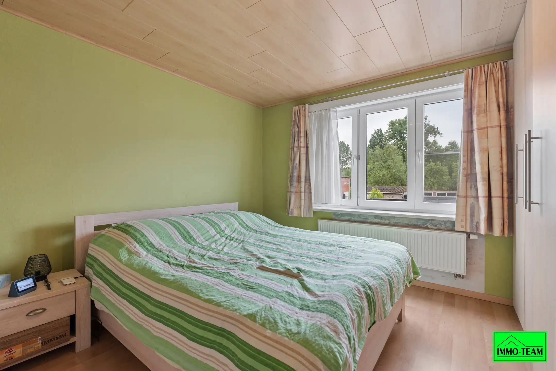  Volledig gerenoveerde en instapklare 2-gevelwoning  foto 16