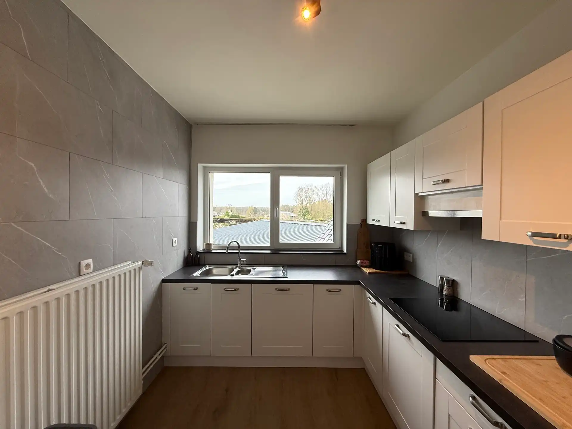 SERSKAMP - Ruim, gerenoveerd appartement mét garage. foto 5