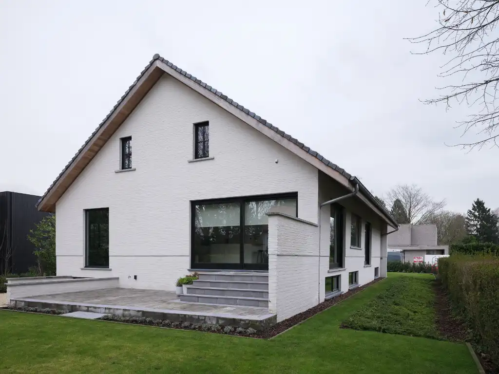 Sint-Martens-Latem – Bijzonder ruime en energiezuinige villa met woon-/werkmogelijkheid vlakbij het dorpscentrum. foto 11