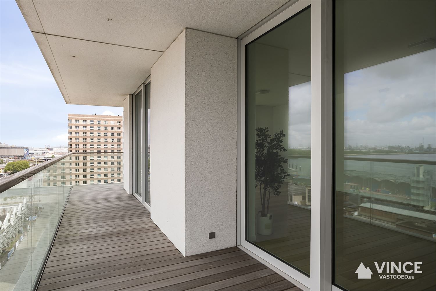Groot appartment met hoge plafonds en uitzonderlijk uitzicht foto 11