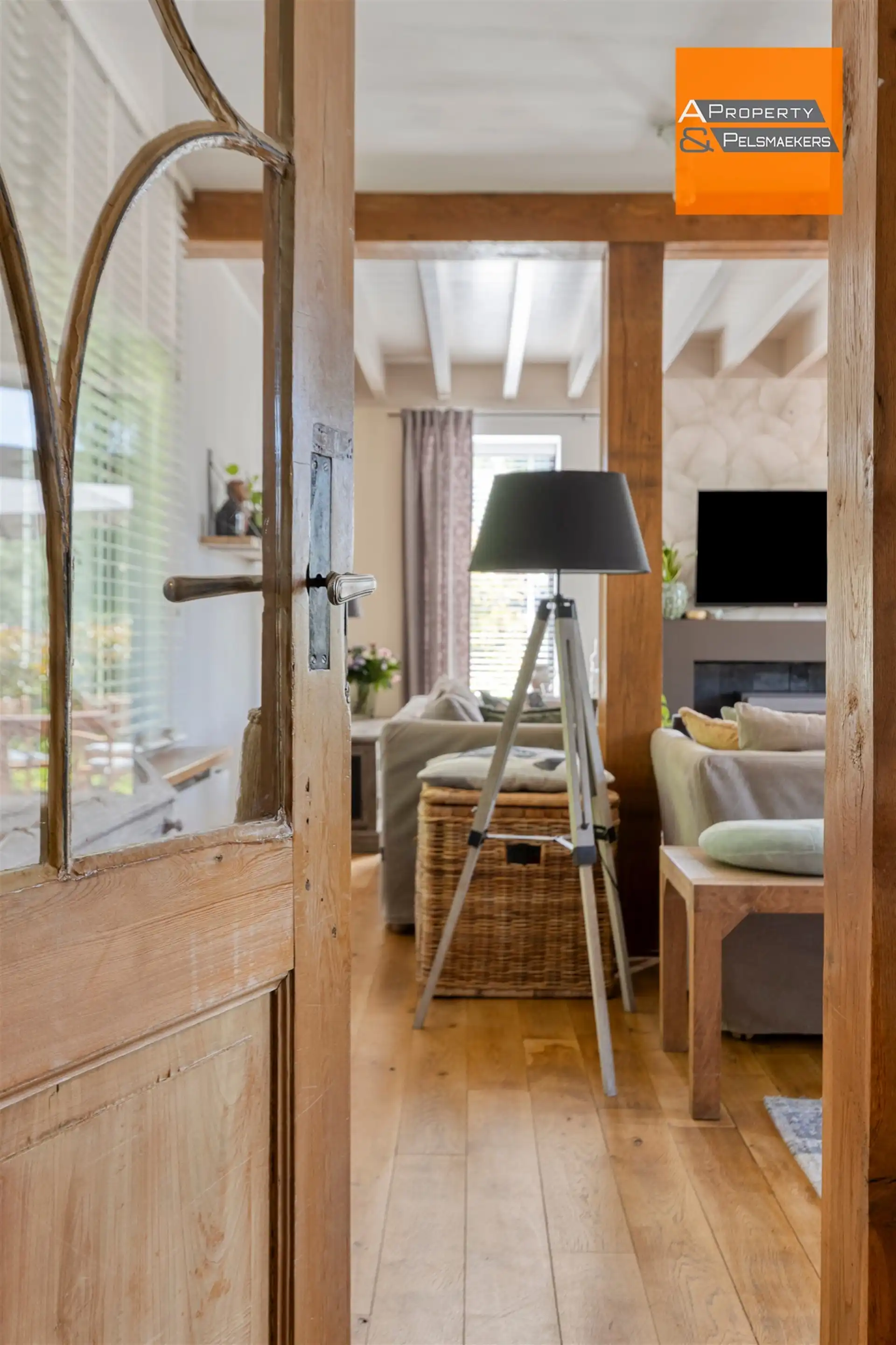 Woning met karakter op een unieke locatie. foto 2
