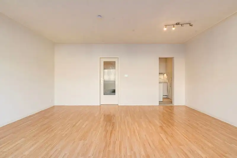 Lichtrijke, instapklare studio met balkon foto 4