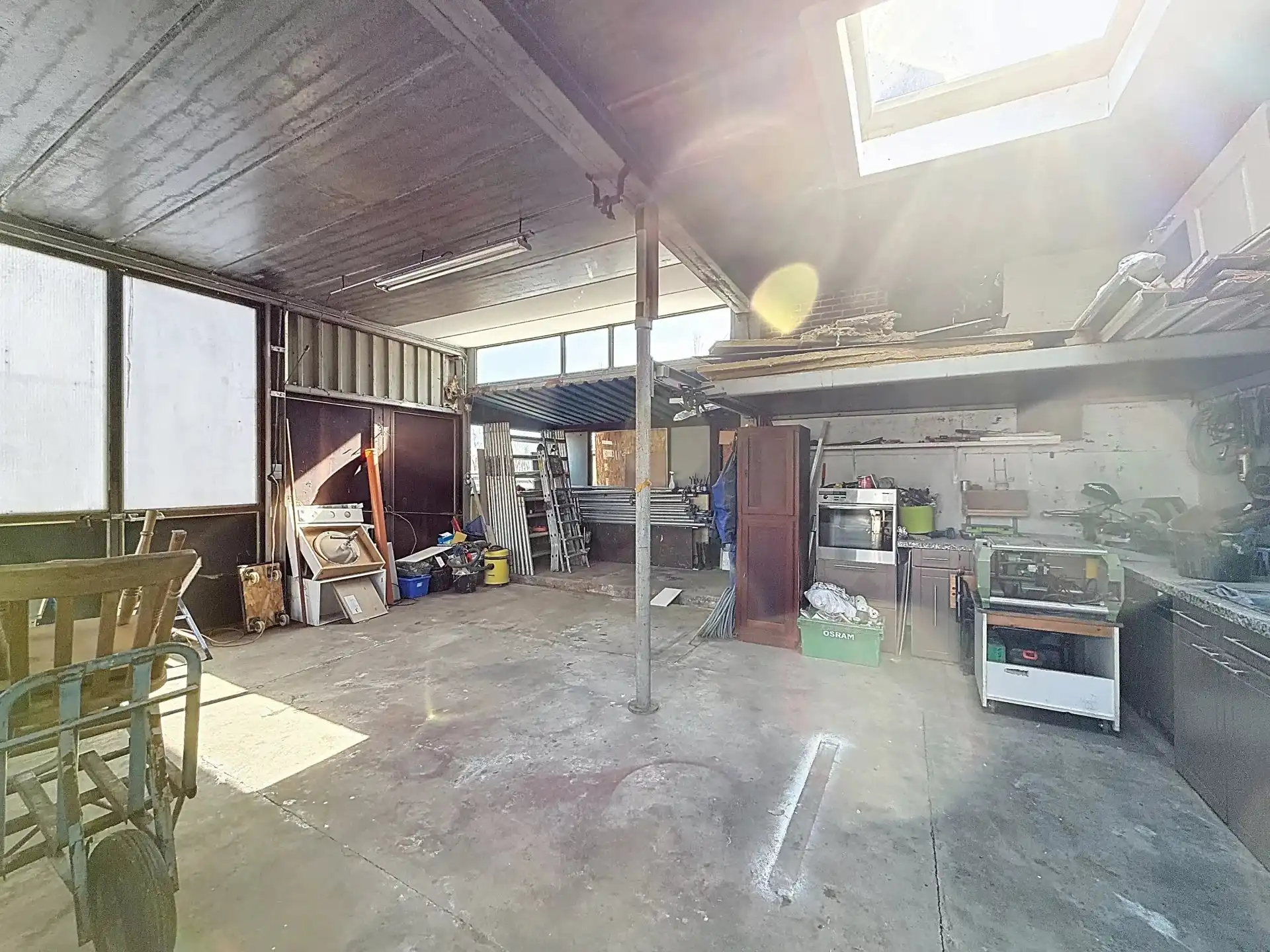 Zeer ruime en verzorgde woning met 5 slaapkamers en 2 badkamers op een groot perceel foto 43