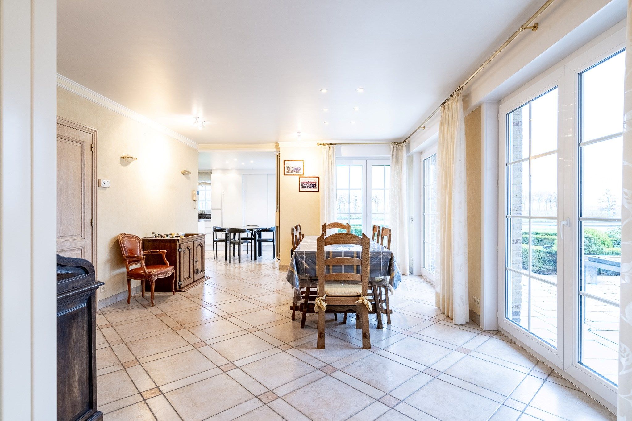 Instapklare en alleenstaande villa op 970 m² te Knokke-Heist. foto 7