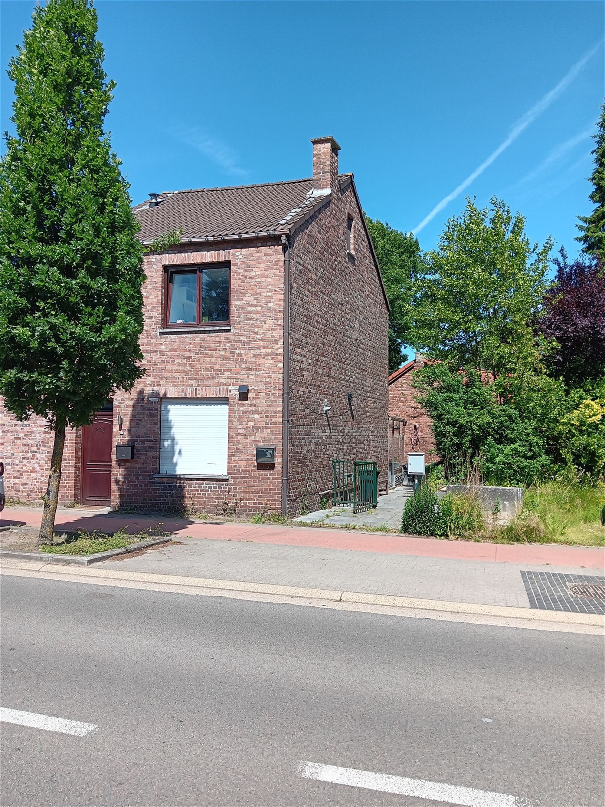 Vrijstaande woning op toplocatie in Genk foto {{pictureIndex}}