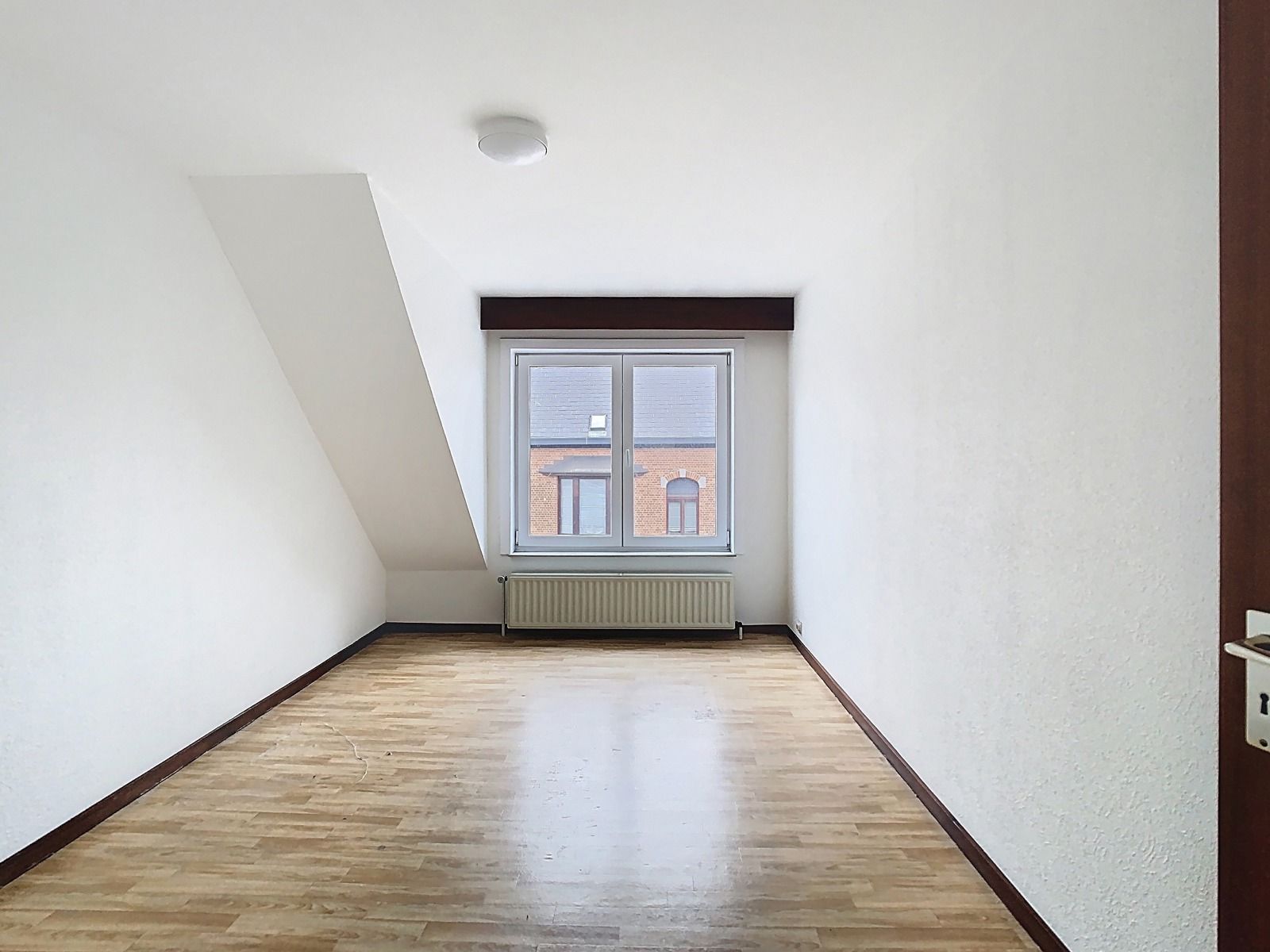 Centraal gelegen appartement met 3 SLPK! foto 10