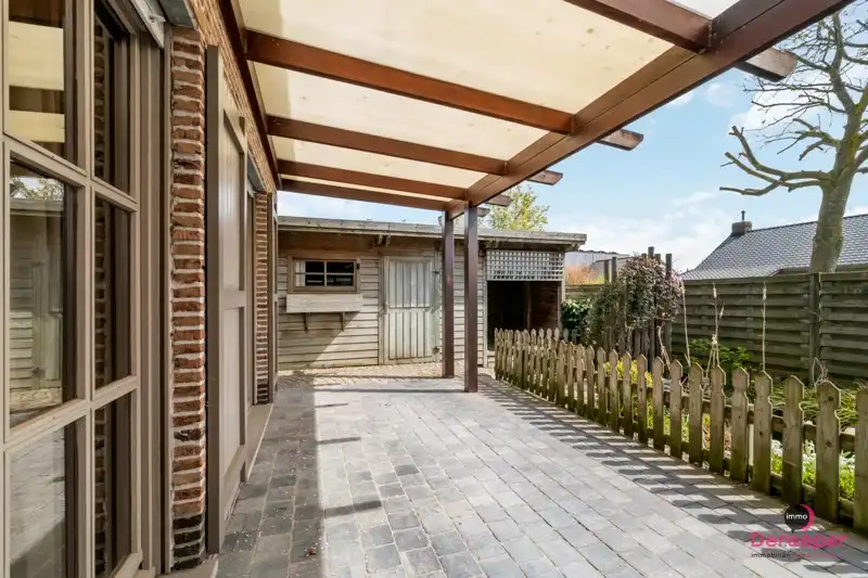 Charmante bungalow, gelegen op een ruim perceel van 626 m² foto 16