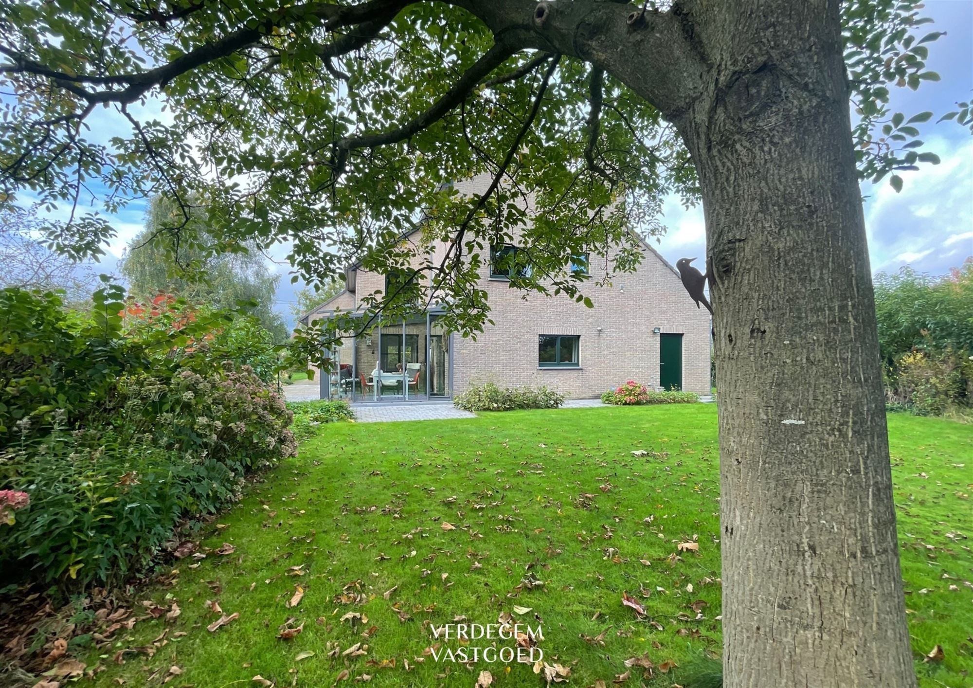 Prachtig wonen in landelijk gebied, met 3 grote slaapkamers en heerlijke tuin foto 25