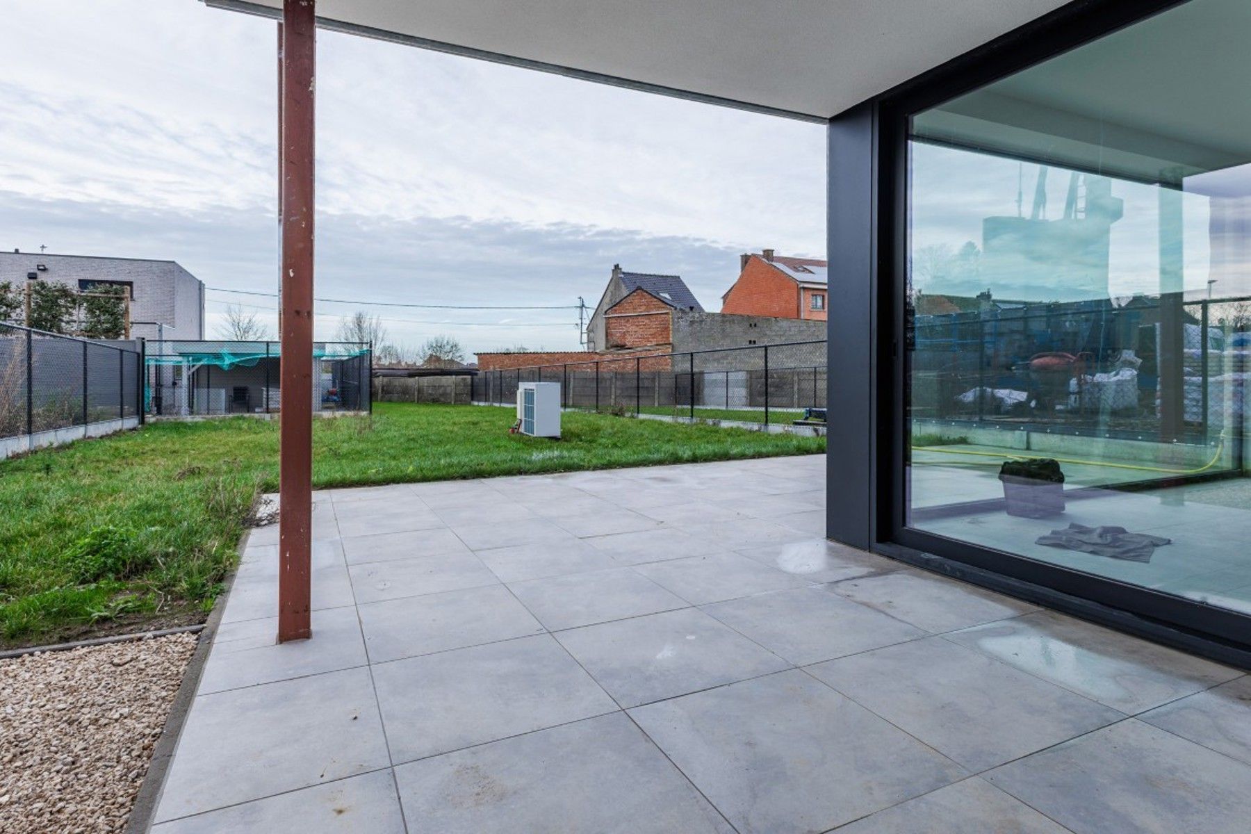 Ruime nieuwbouwwoning foto 3