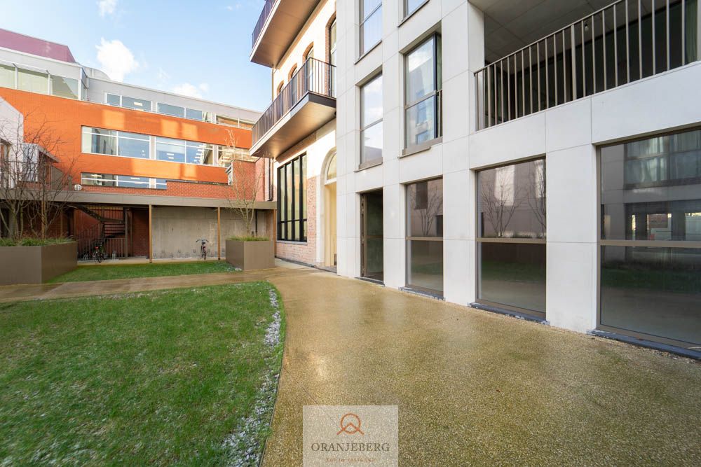 160 m² netto casco handelsruimte of kantoren te huur aan de Kiosk op de KOUTER foto 18