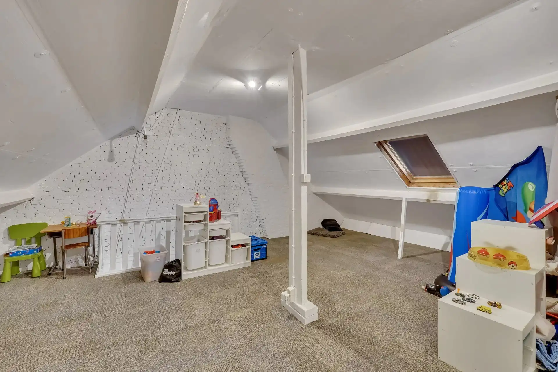 Ruime woning in rustige woonwijk foto 18