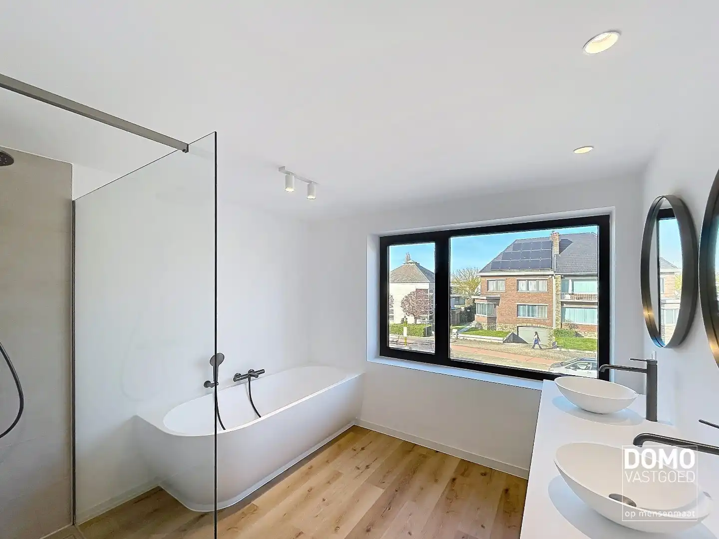 Instapklare totaalrenovatie met luxueuze afwerking, 4 slaapkamers en zuidgerichte tuin foto 13