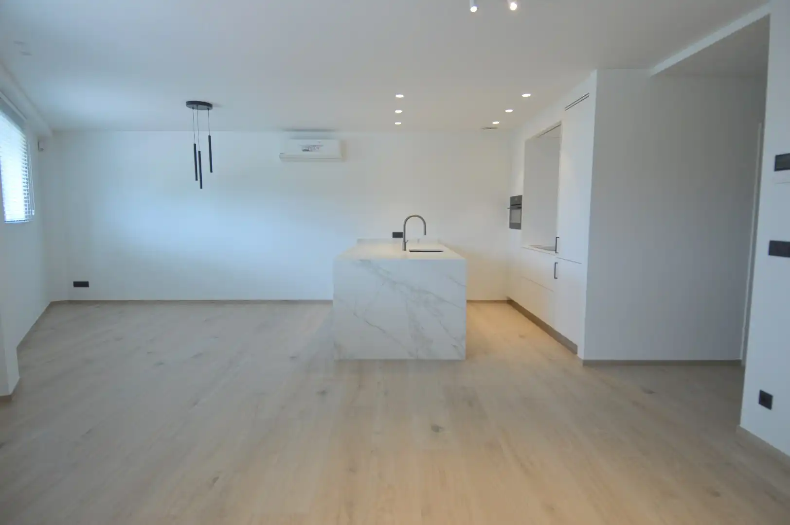 Nieuwbouw appartement met tuin en oprit in Harelbeke foto 6