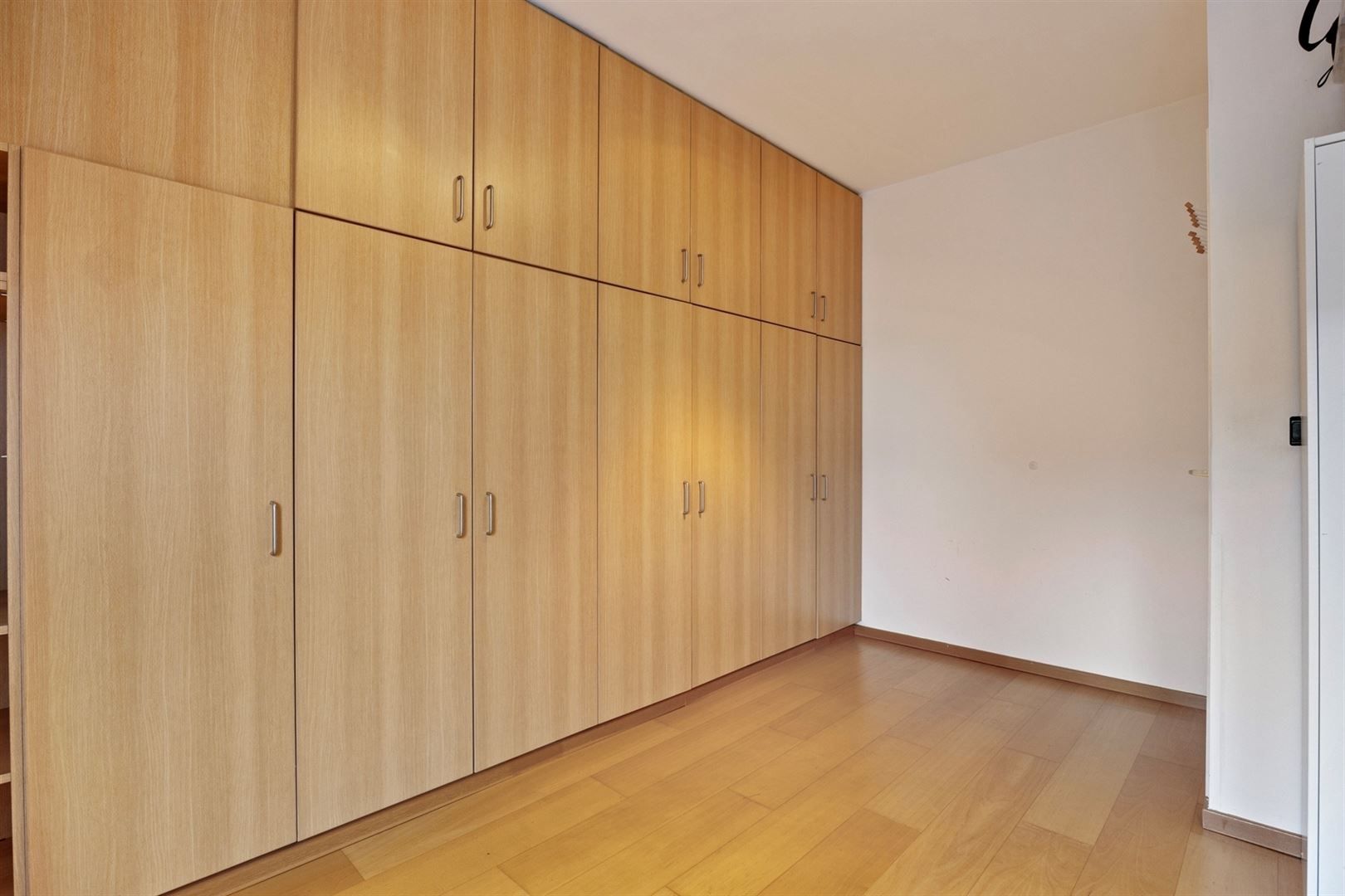 TE HUUR: Ruim gerenoveerd appartement met 3 slaapkamers te Heusden! foto 12